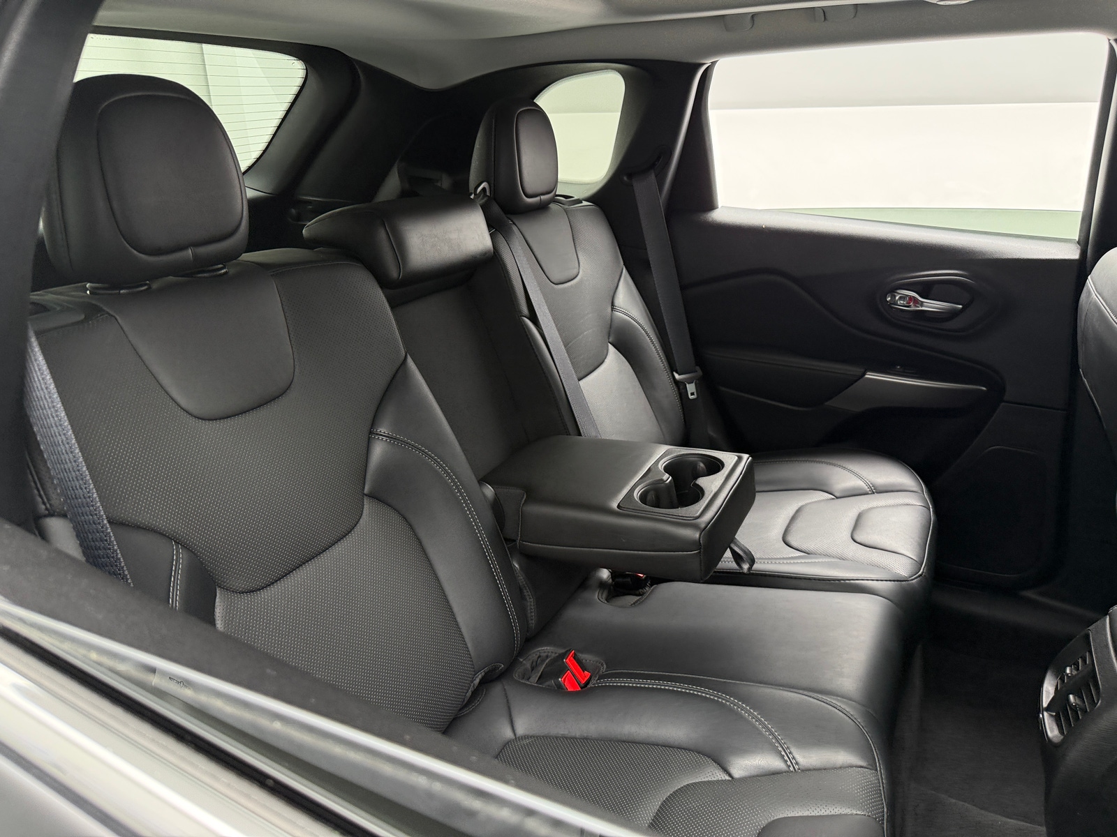 Thumbnail: 2021 Jeep Cherokee - 5