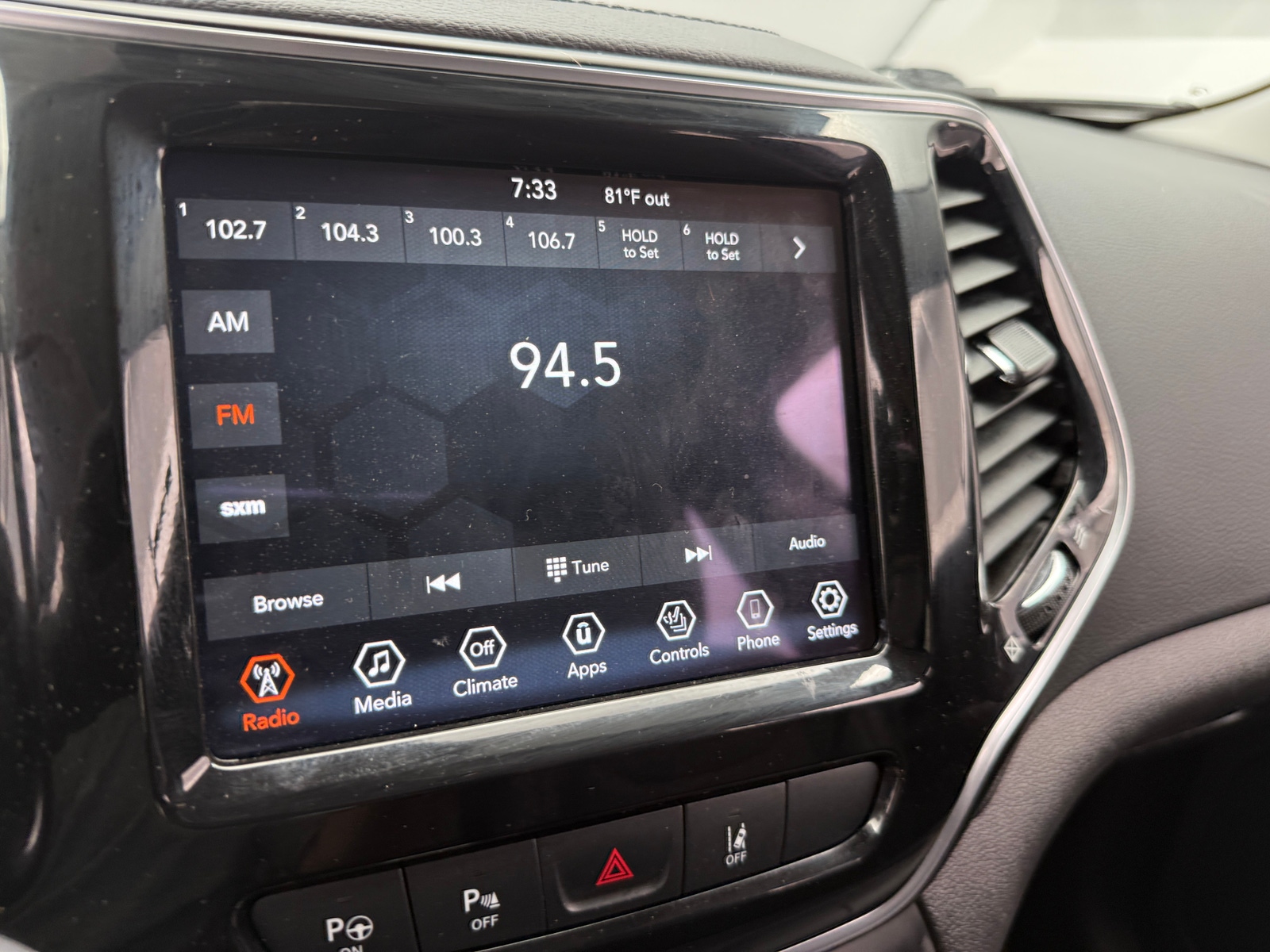 Thumbnail: 2021 Jeep Cherokee - 3