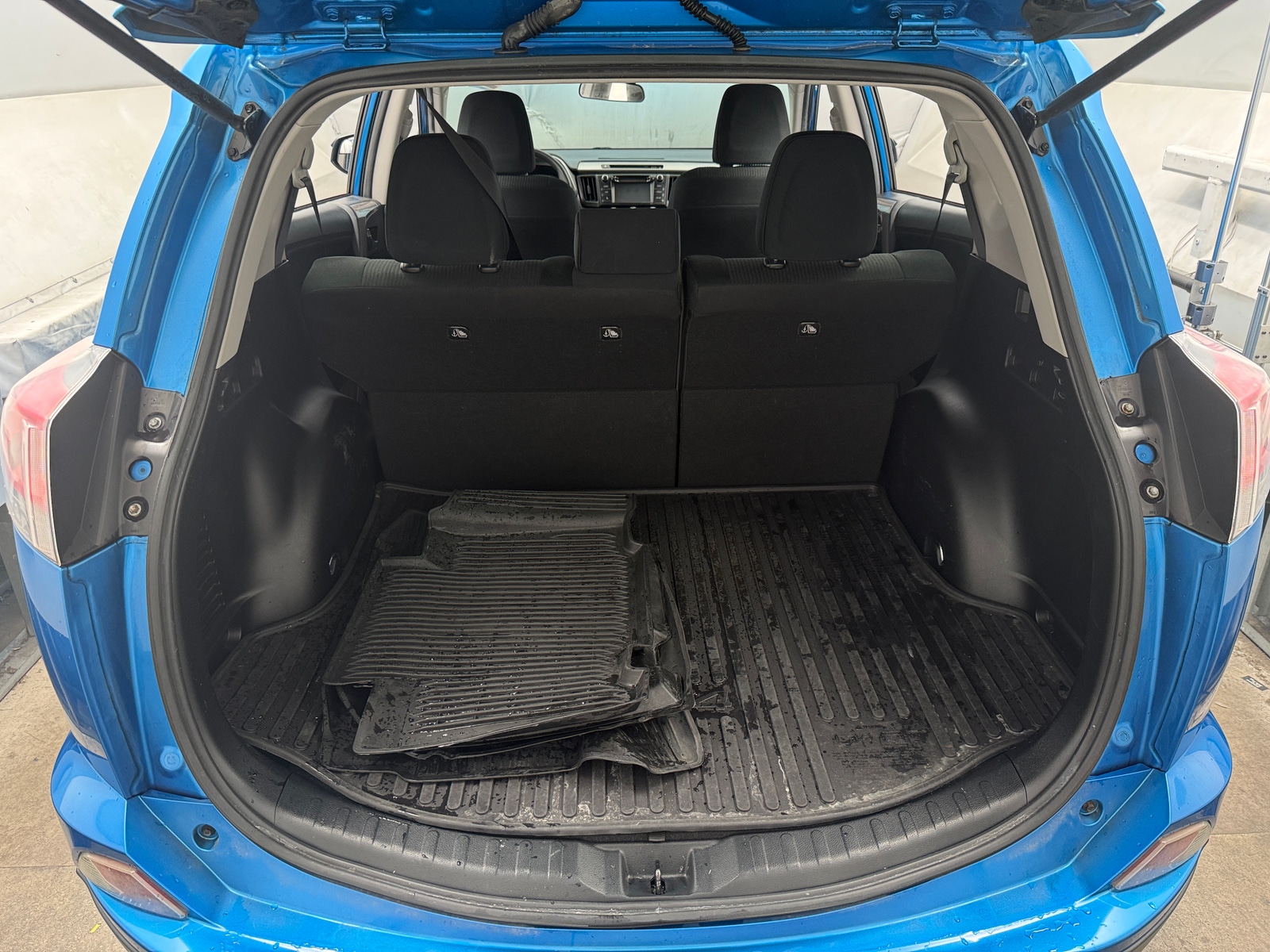 Thumbnail: 2018 Toyota RAV4 - 7