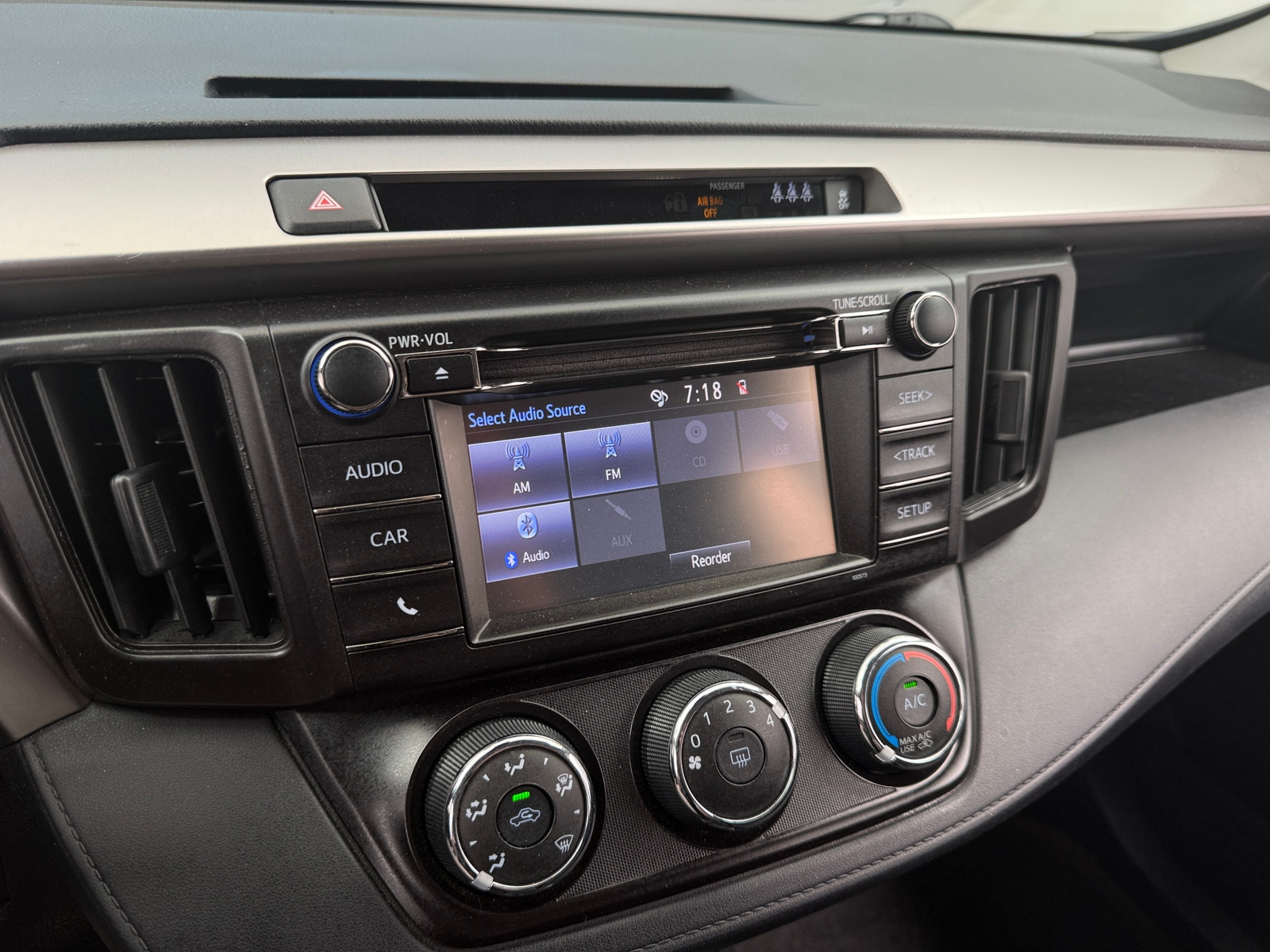 Thumbnail: 2018 Toyota RAV4 - 4
