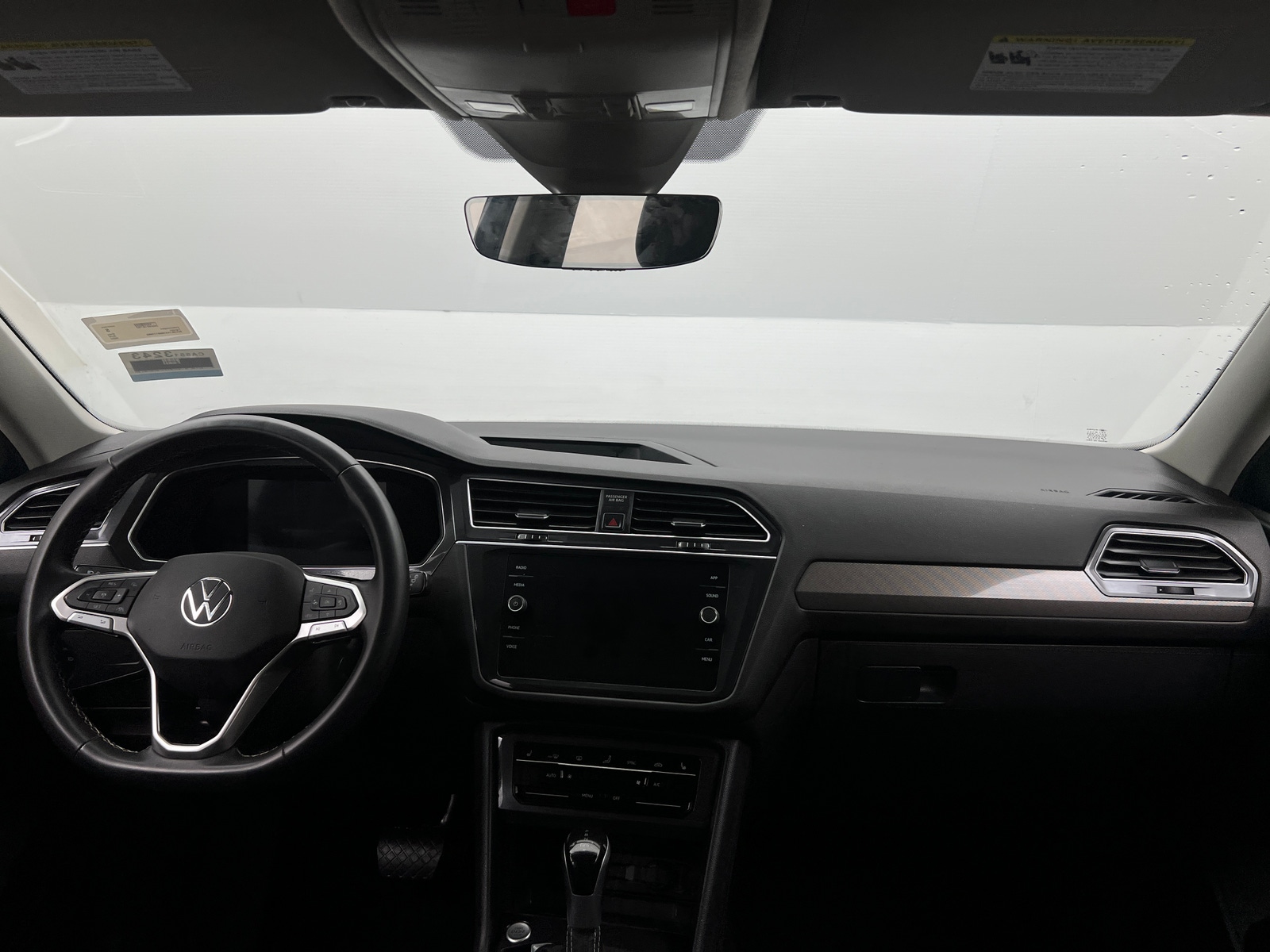 Thumbnail: 2022 Volkswagen Tiguan - 2
