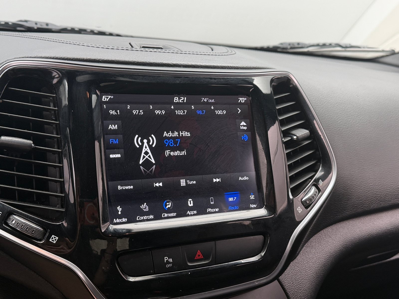 Thumbnail: 2019 Jeep Cherokee - 3