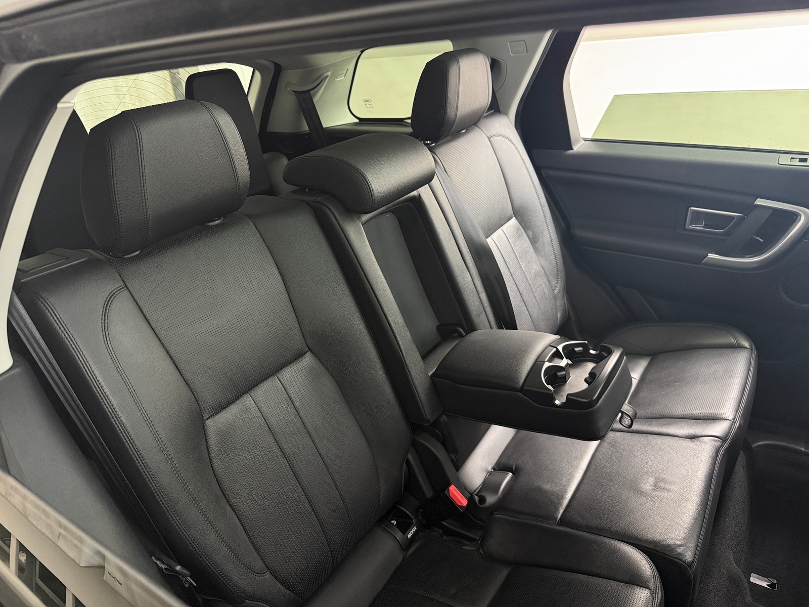 Thumbnail: 2018 Land Rover Discovery Sport - 5