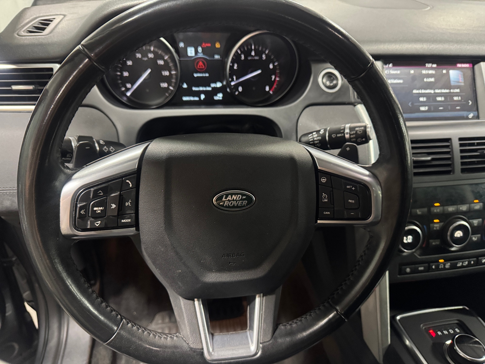 Thumbnail: 2018 Land Rover Discovery Sport - 4