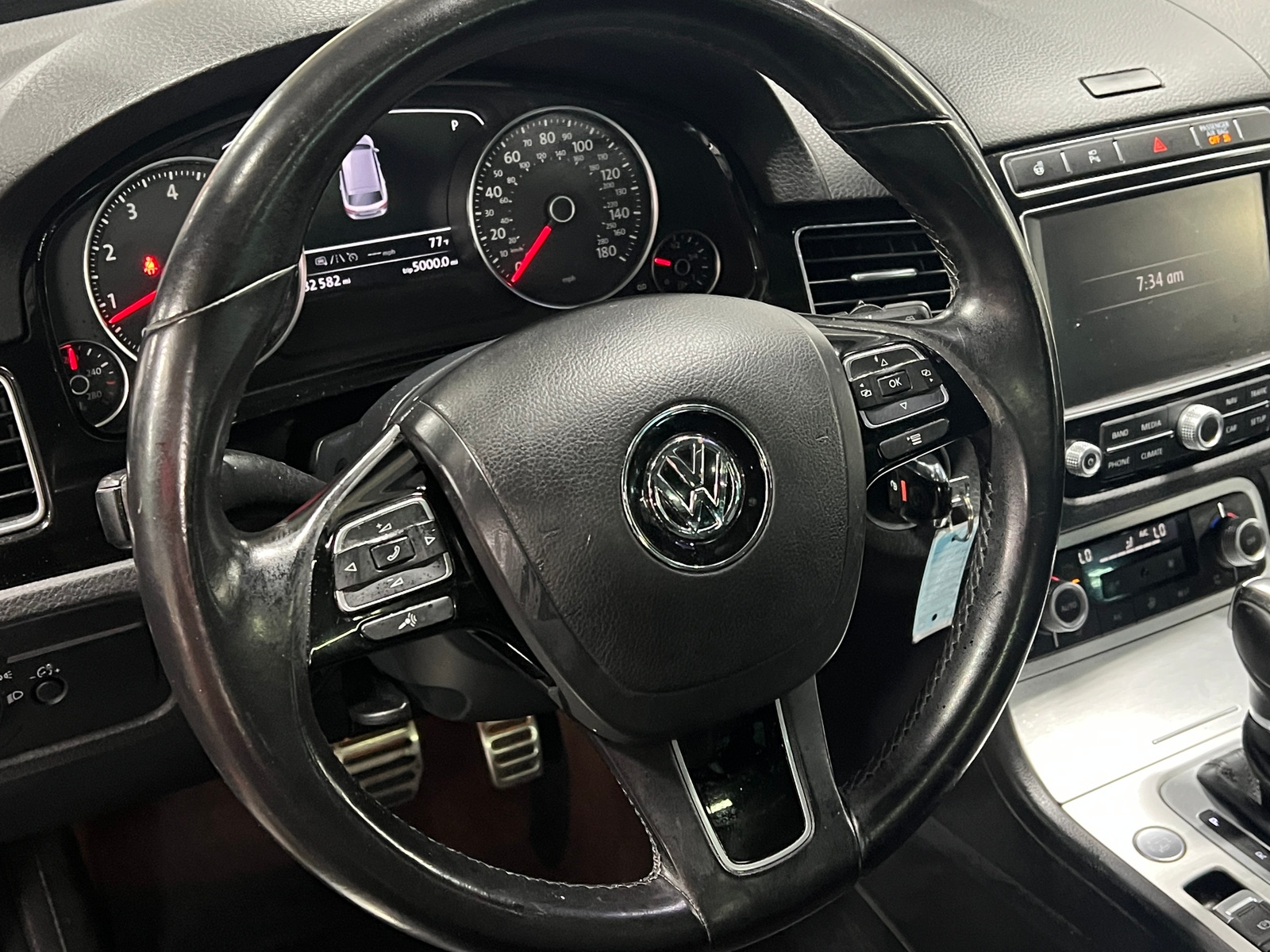 Thumbnail: 2017 Volkswagen Touareg - 4