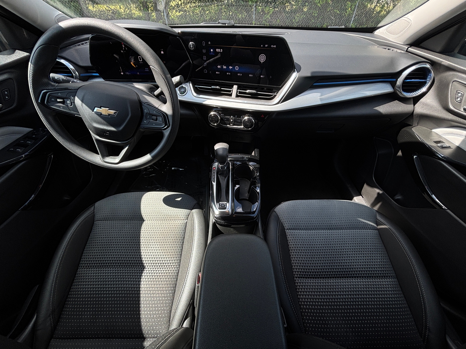 Thumbnail: 2025 Chevrolet Trax - 3