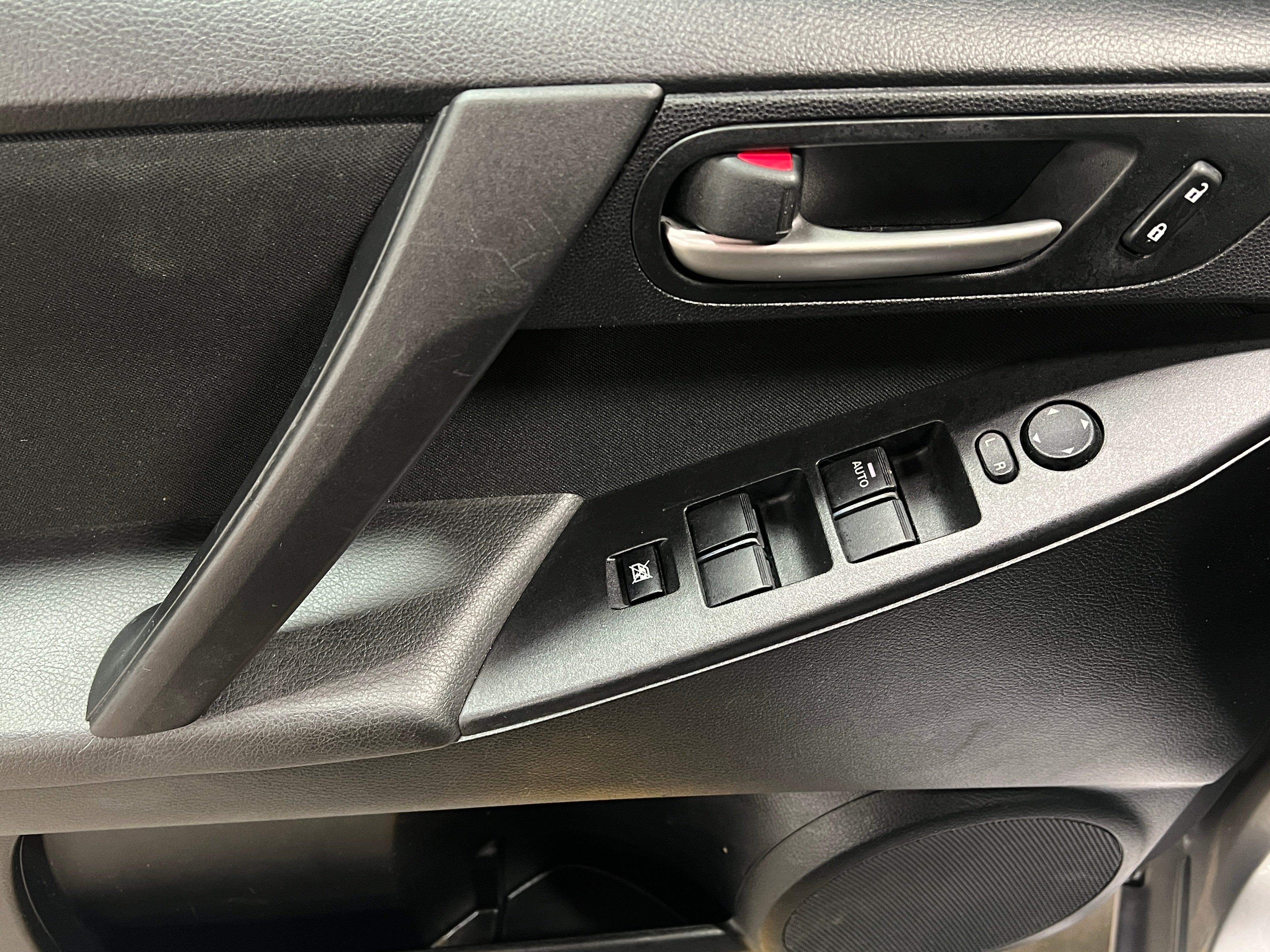Used 2012 Mazda MAZDA3 i Touring with VIN JM1BL1V85C1566030 for sale in Auburn, WA