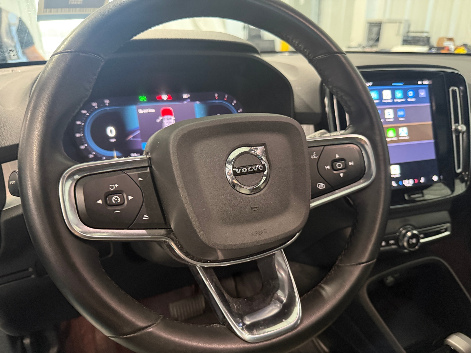 Thumbnail: 2024 Volvo XC40 - 5