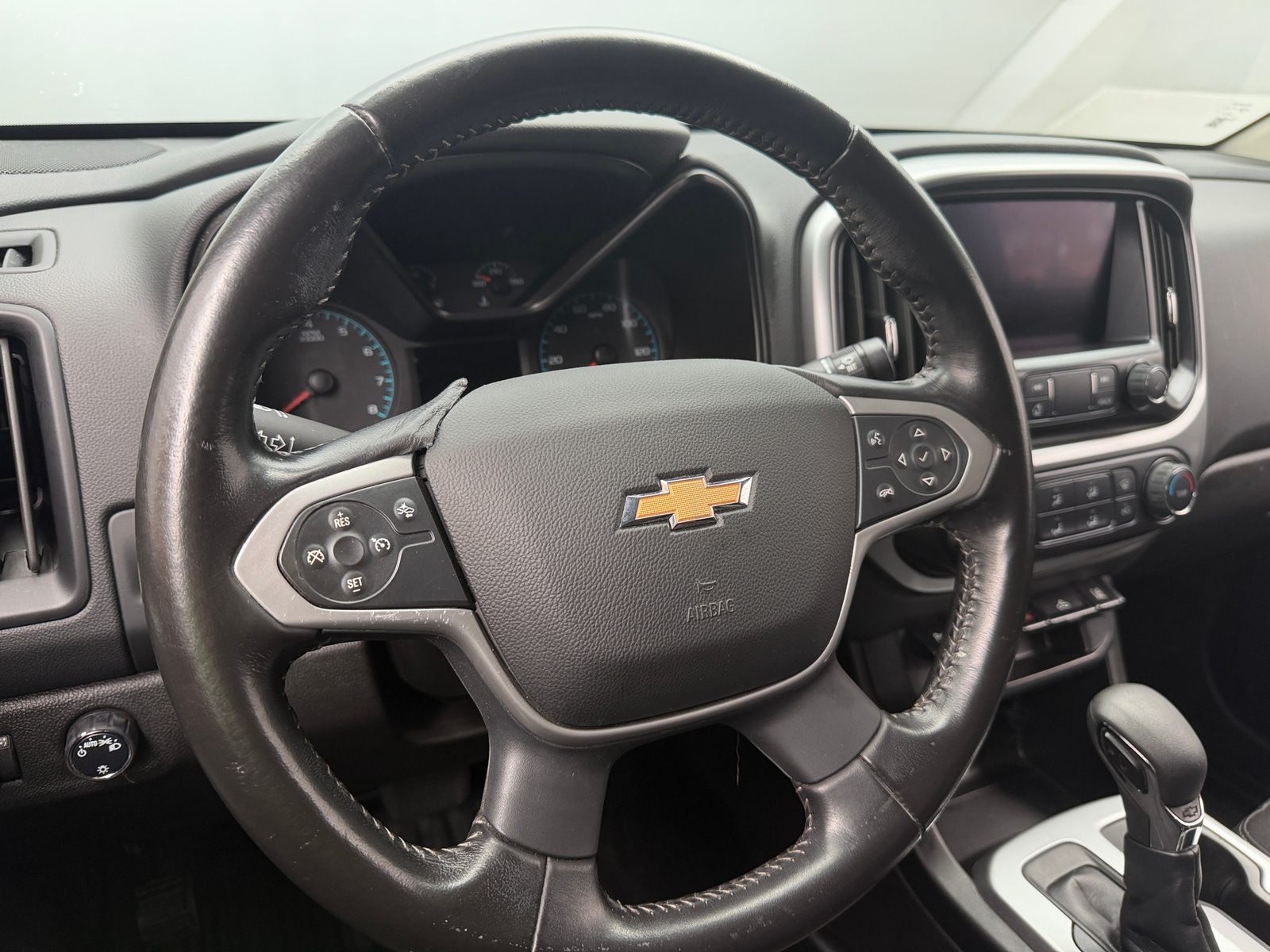 Thumbnail: 2022 Chevrolet Colorado - 5