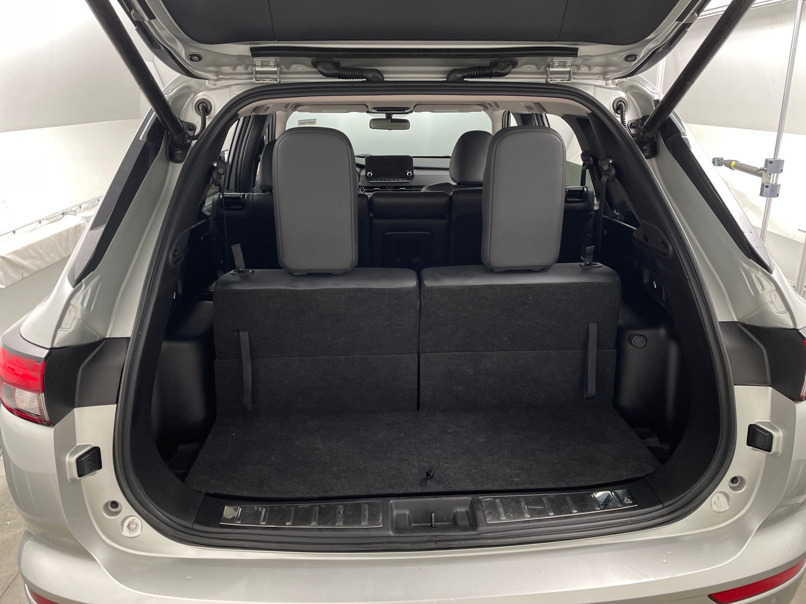 Thumbnail: 2024 Mitsubishi Outlander - 6