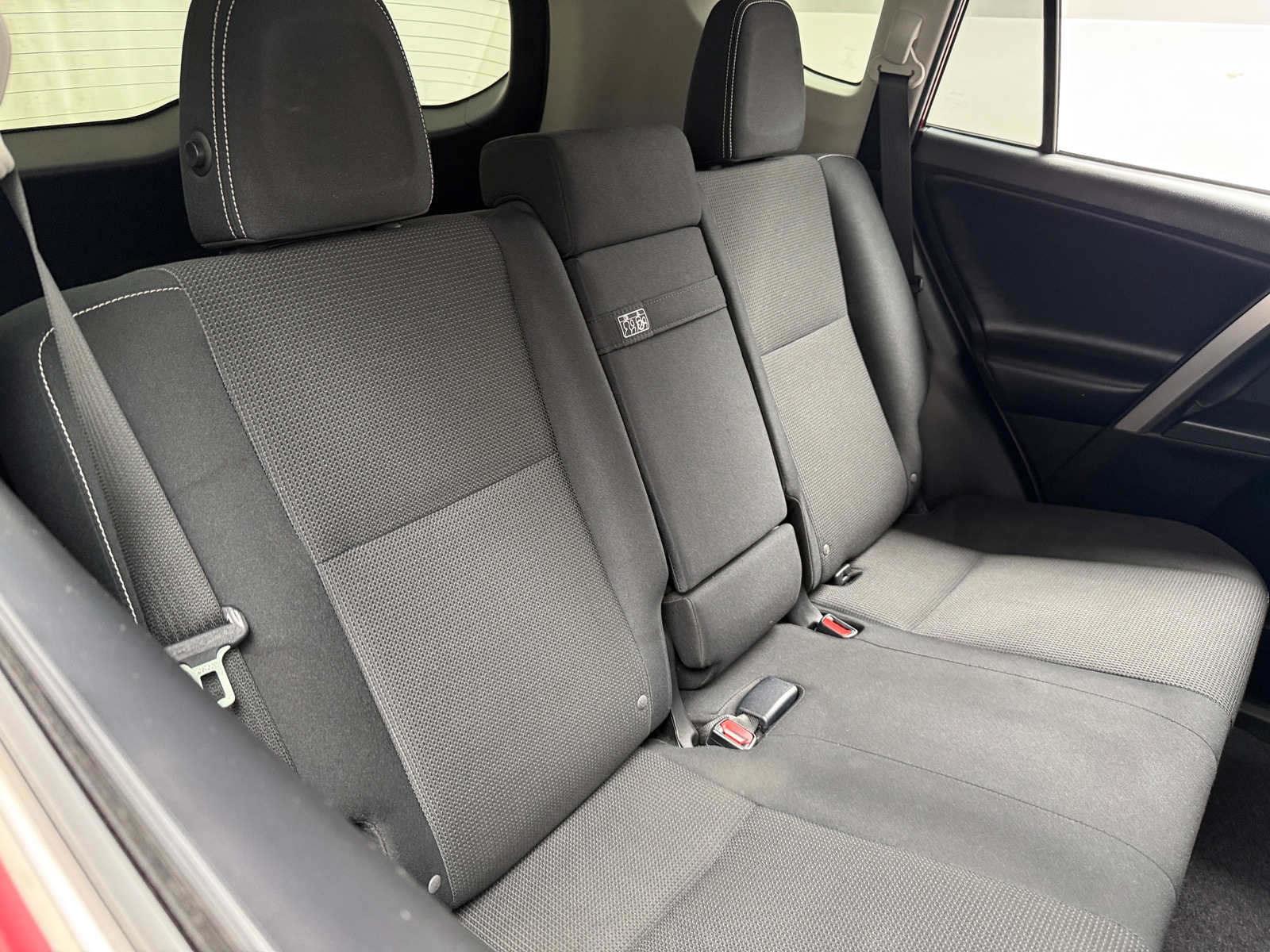 Thumbnail: 2018 Toyota RAV4 - 6