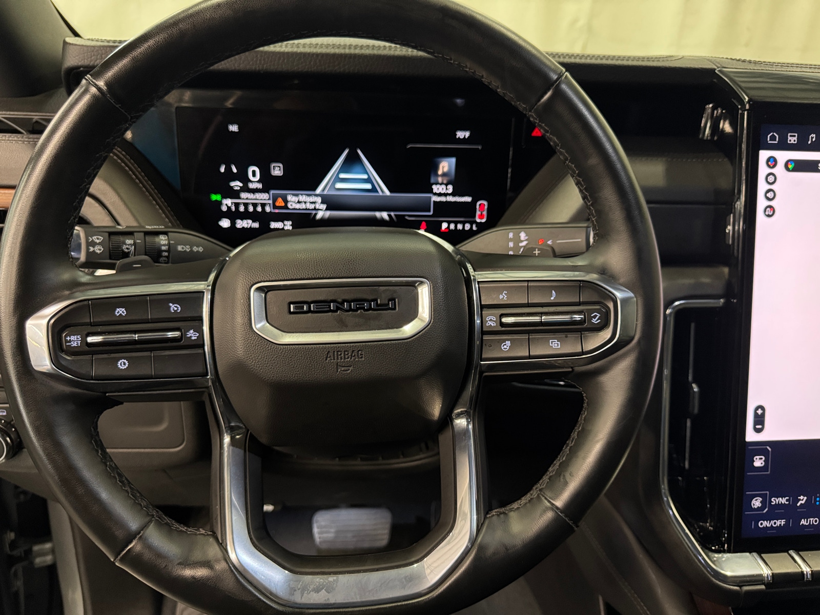 Thumbnail: 2025 GMC Yukon XL - 4