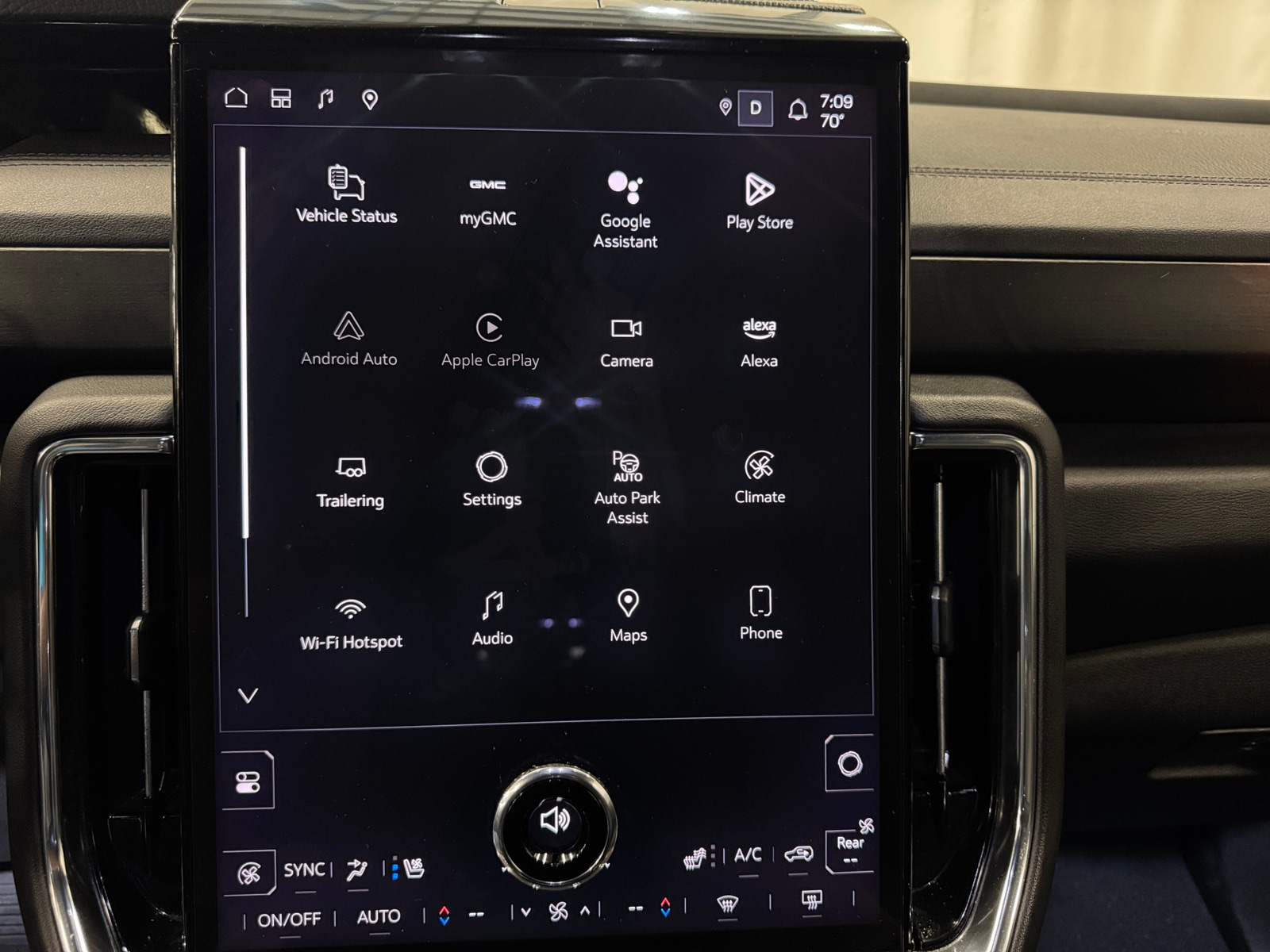 Thumbnail: 2025 GMC Yukon XL - 3