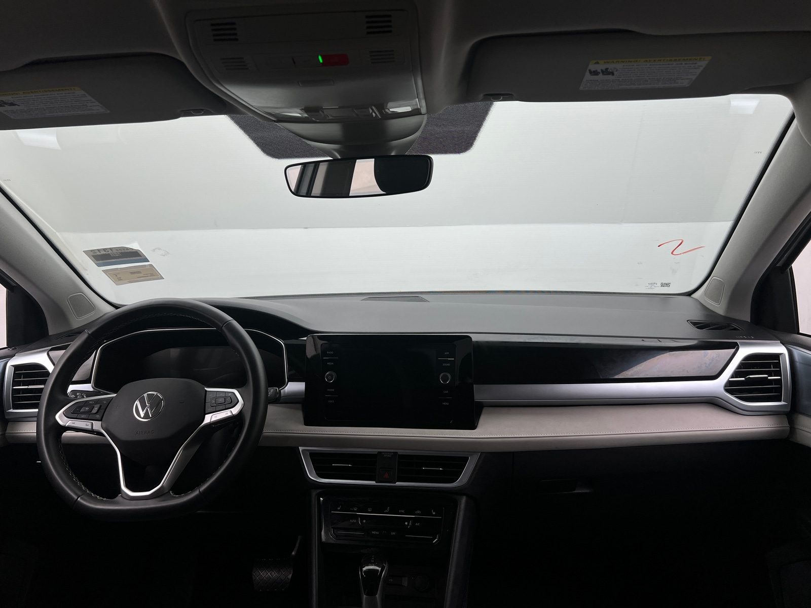 Thumbnail: 2025 Volkswagen Taos - 3