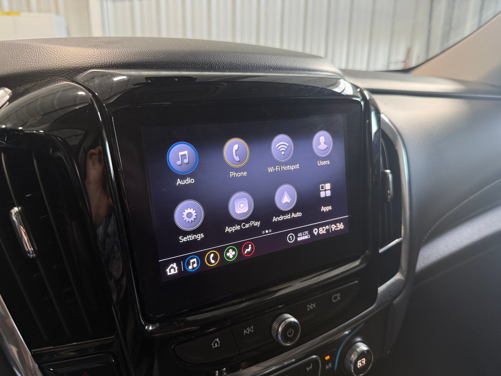 Thumbnail: 2020 Chevrolet Traverse - 4