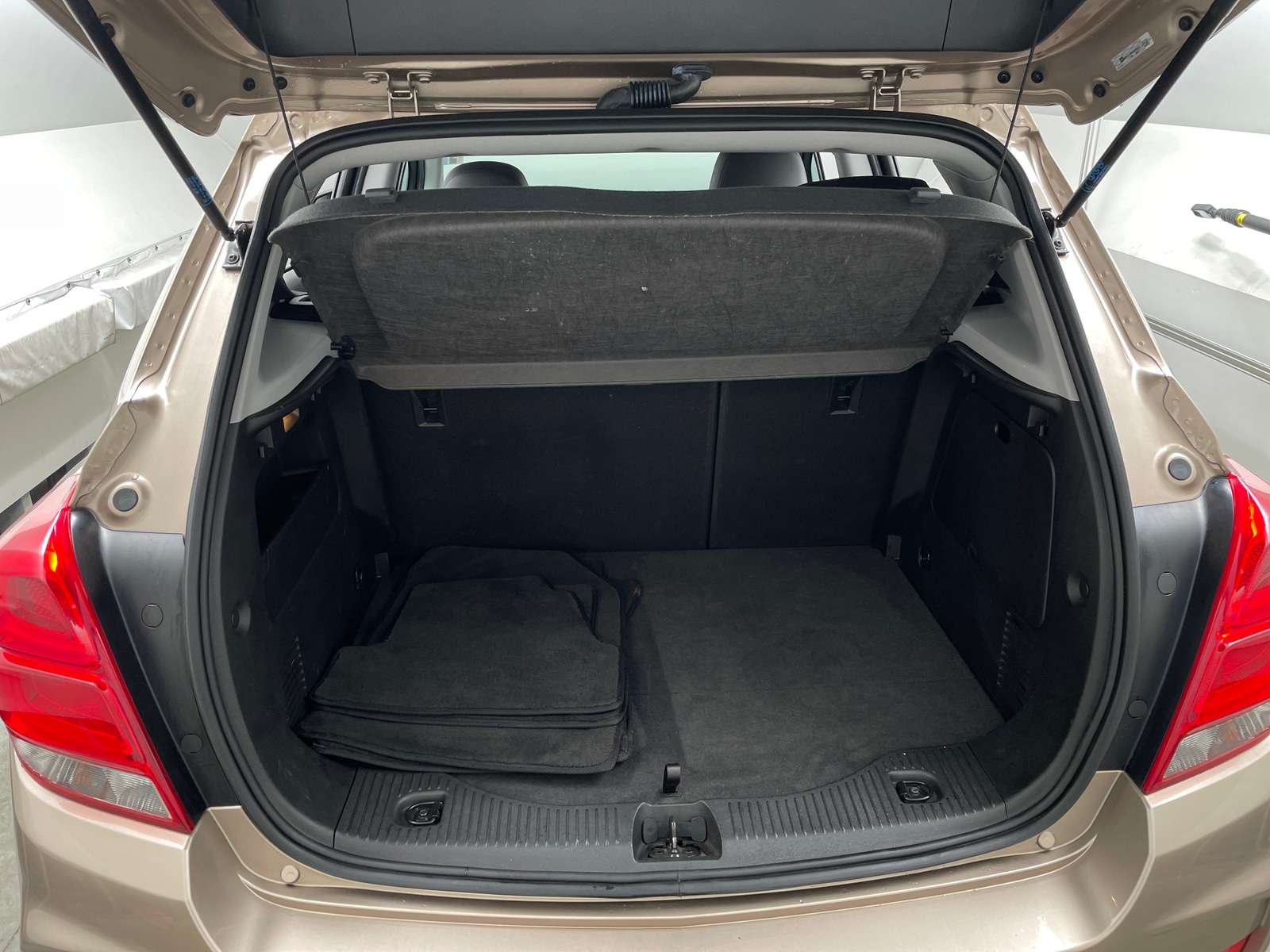 Thumbnail: 2018 Chevrolet Trax - 7