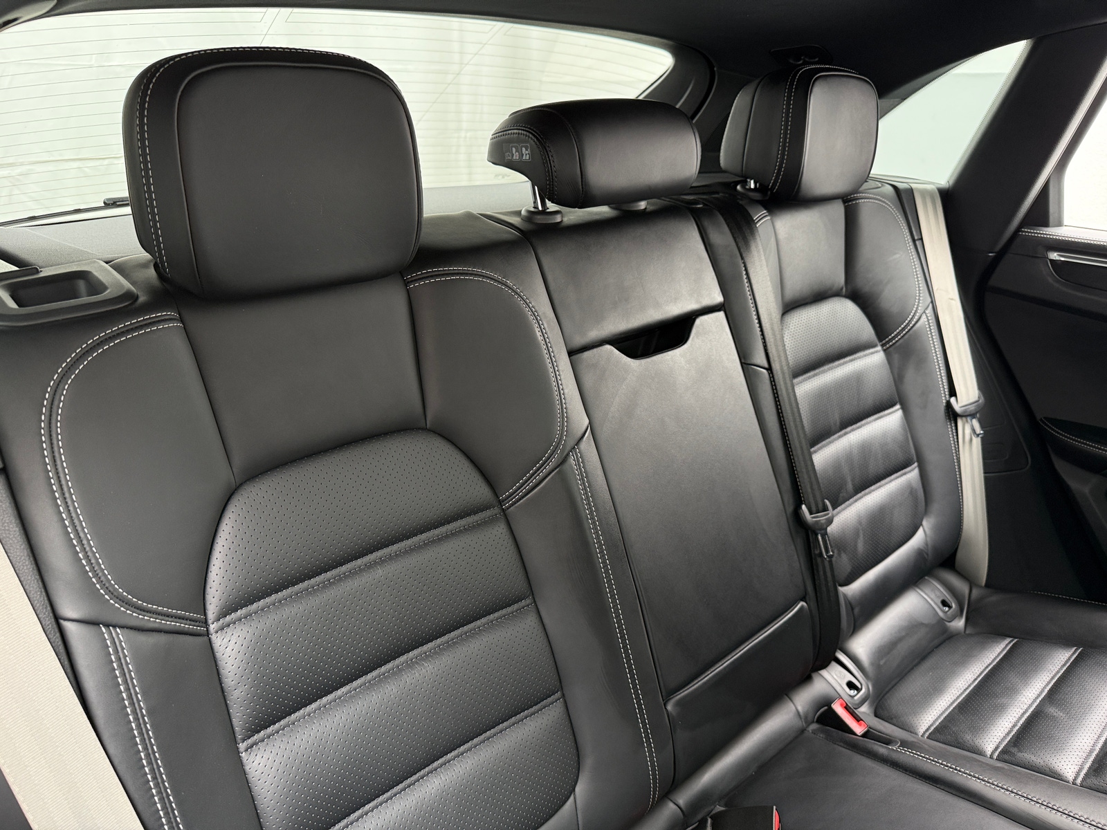 Thumbnail: 2024 Porsche Macan - 5