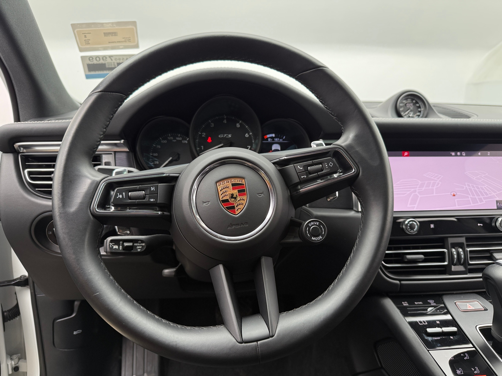 Thumbnail: 2024 Porsche Macan - 4