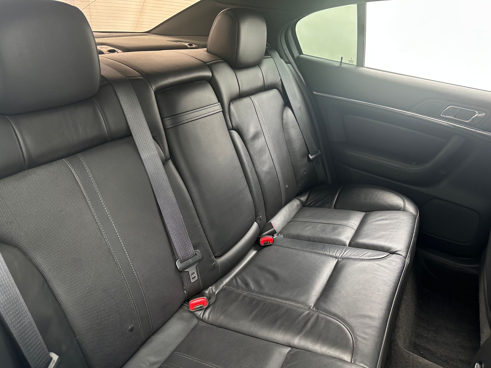 Thumbnail: 2014 Lincoln MKS - 5