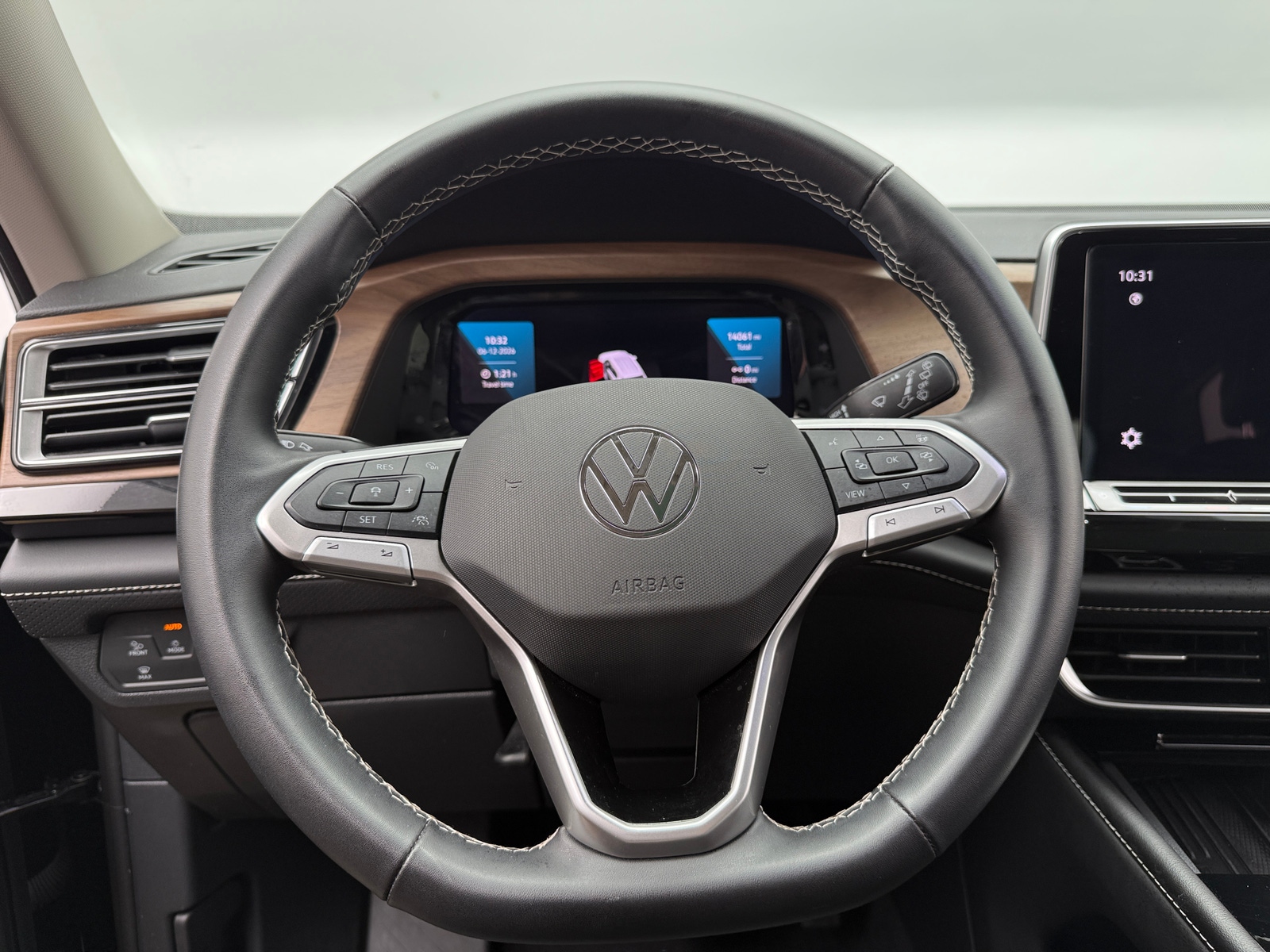 Thumbnail: 2025 Volkswagen Atlas - 4