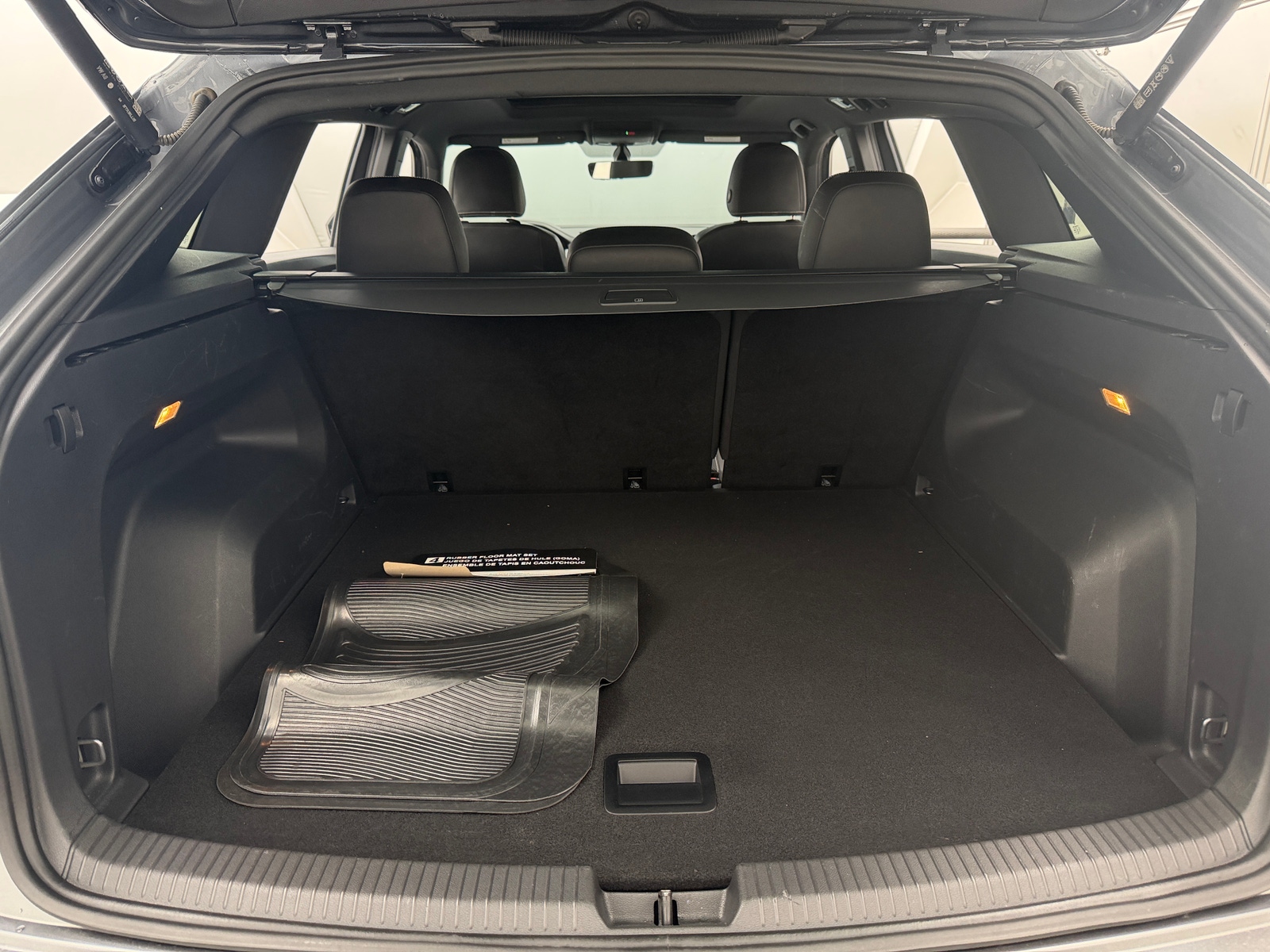 Thumbnail: 2023 Volkswagen Atlas - 6
