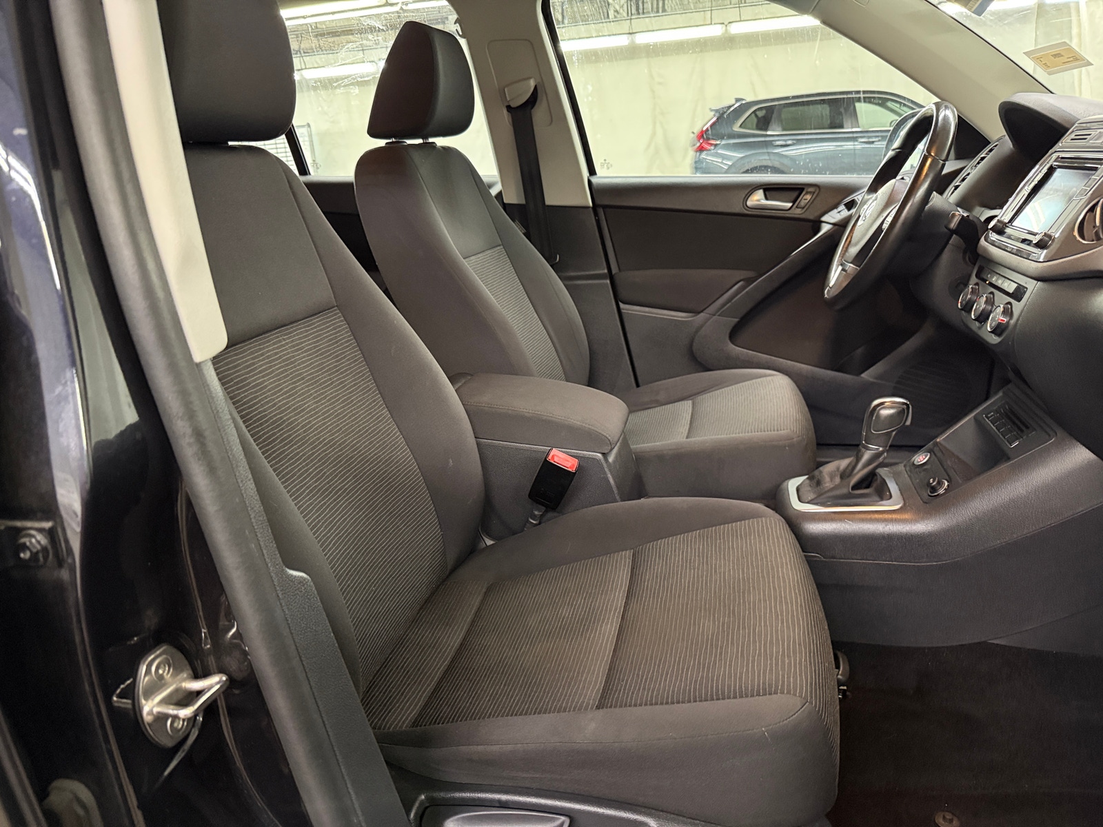 Thumbnail: 2017 Volkswagen Tiguan - 2