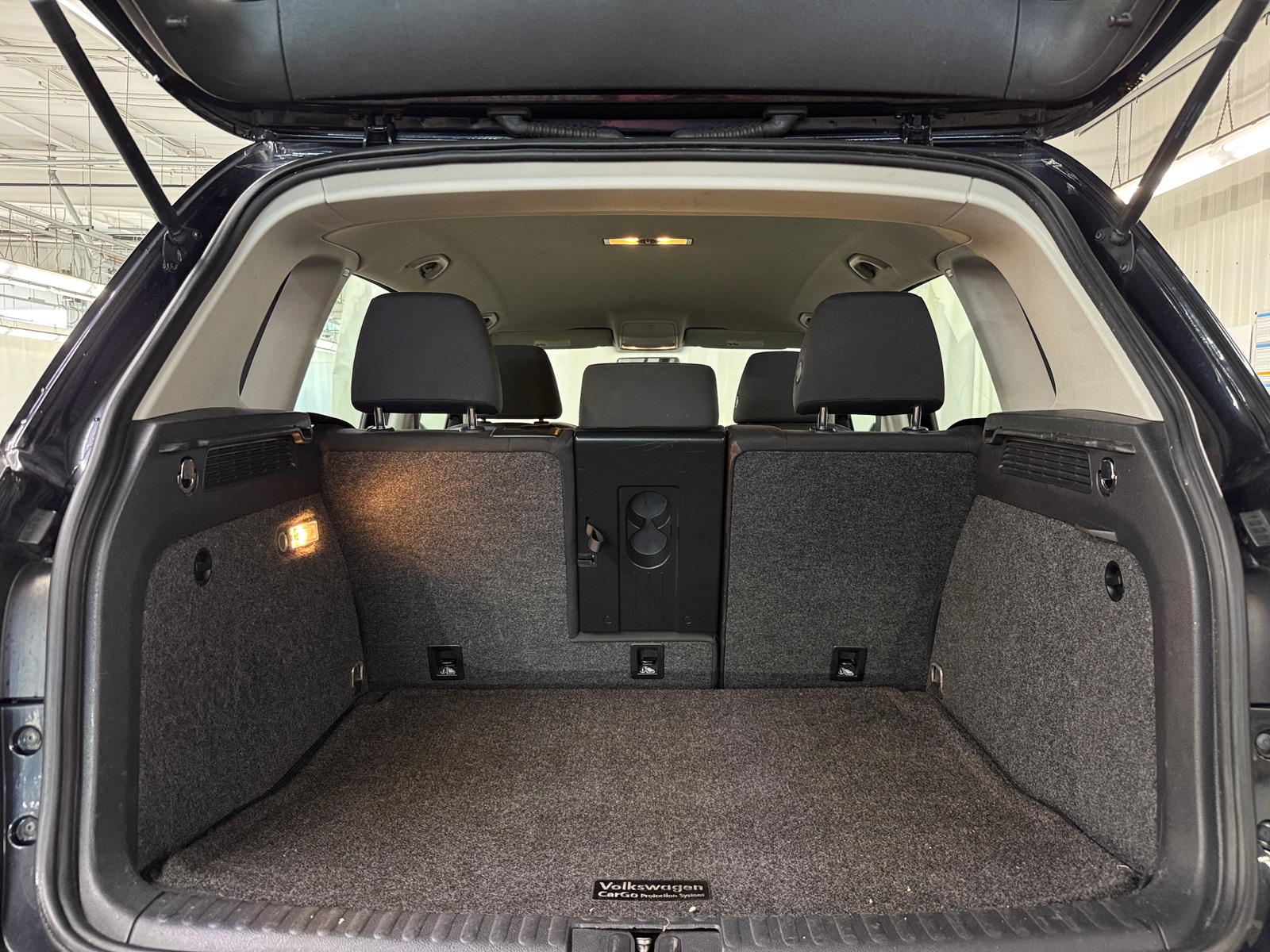 Thumbnail: 2017 Volkswagen Tiguan - 7