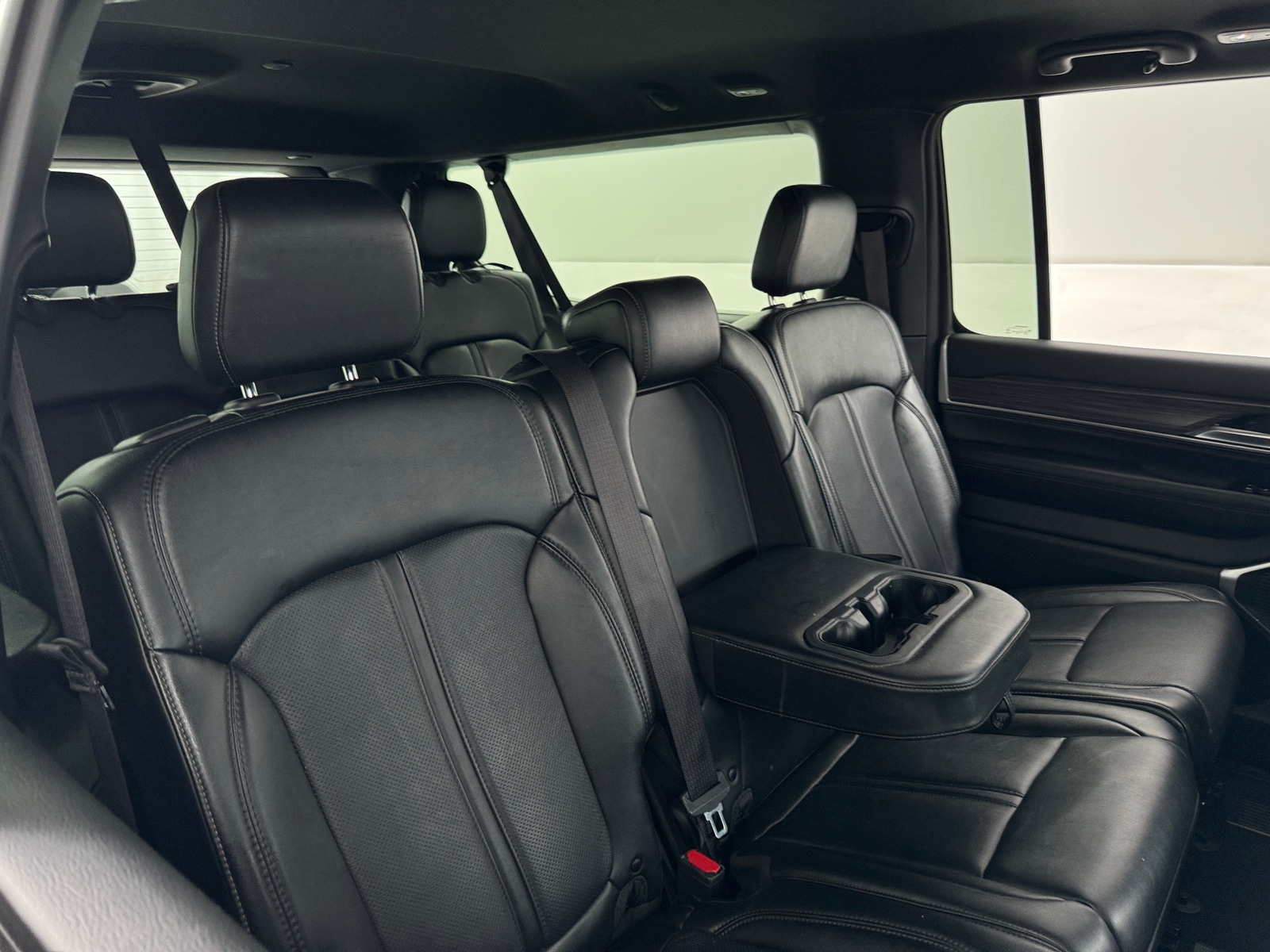 Thumbnail: 2024 Jeep Wagoneer - 5