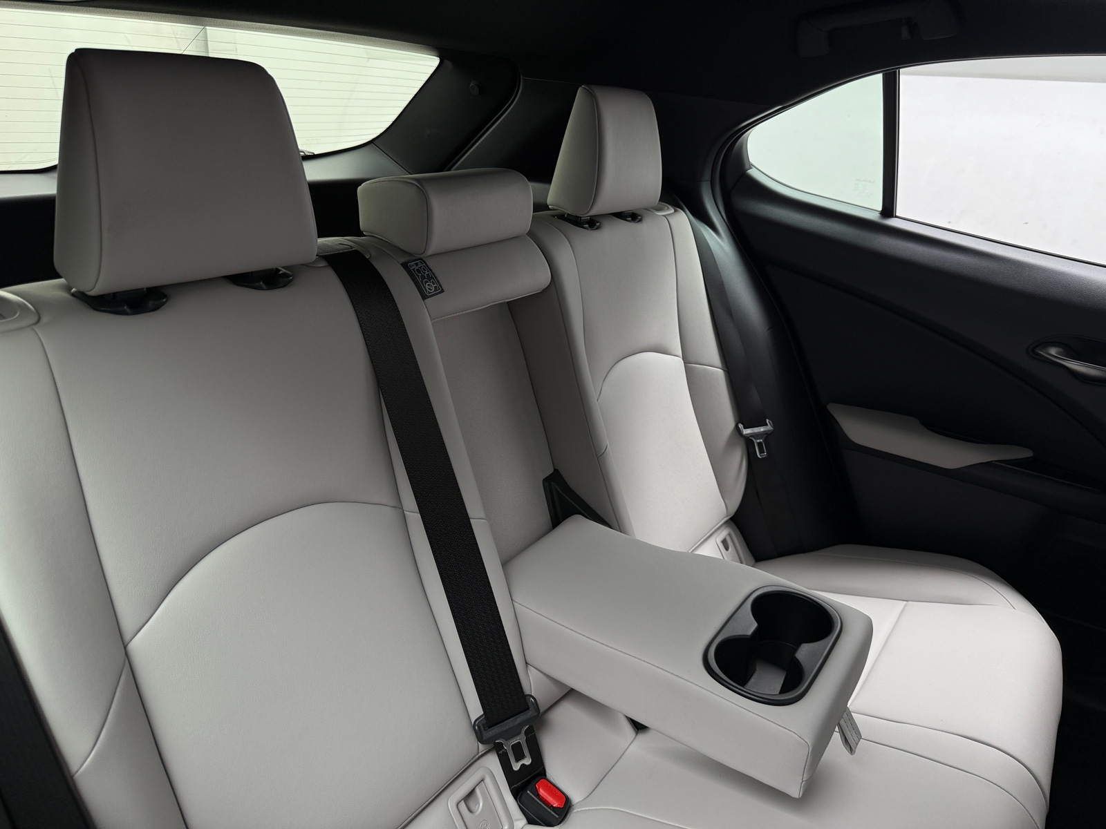 Thumbnail: 2023 Lexus UX - 5