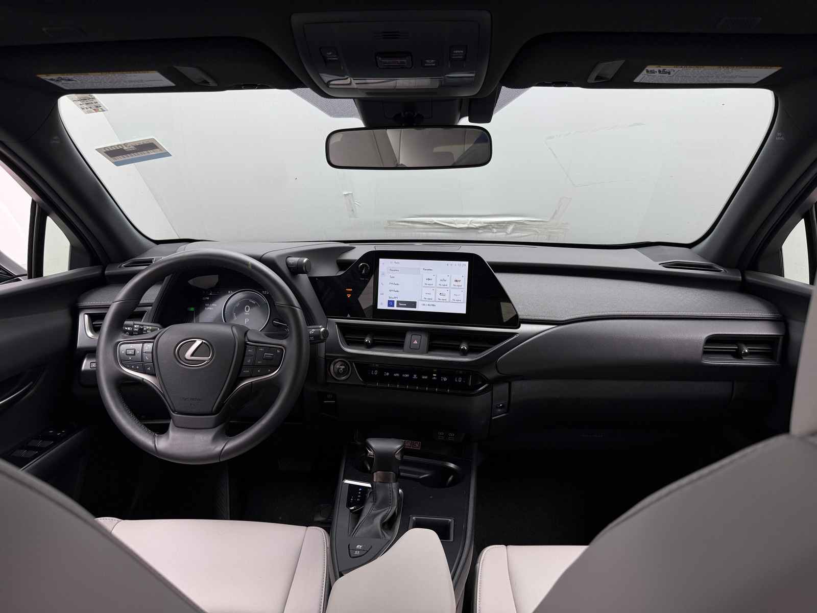 Thumbnail: 2023 Lexus UX - 2