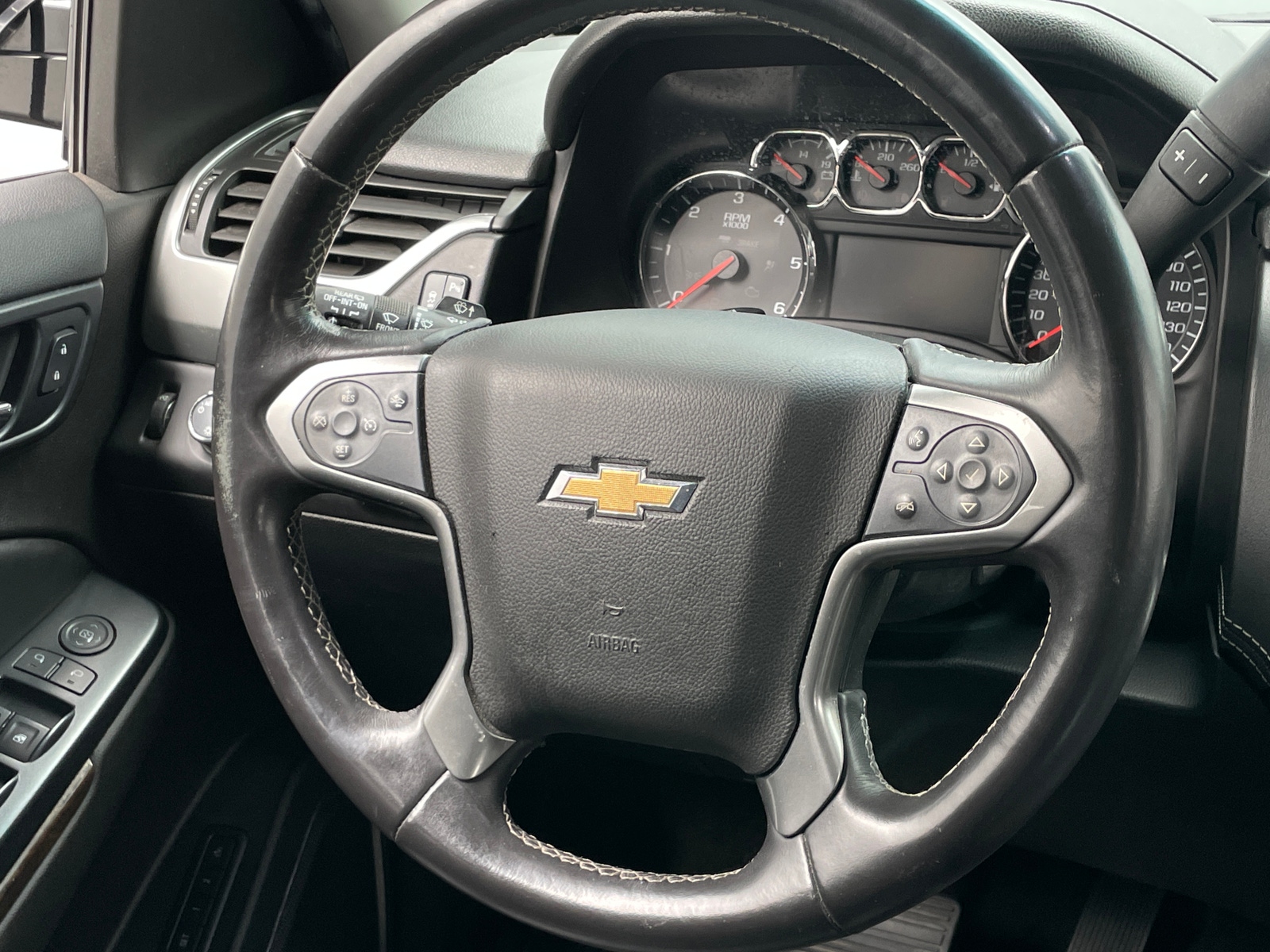 Thumbnail: 2015 Chevrolet Tahoe - 4