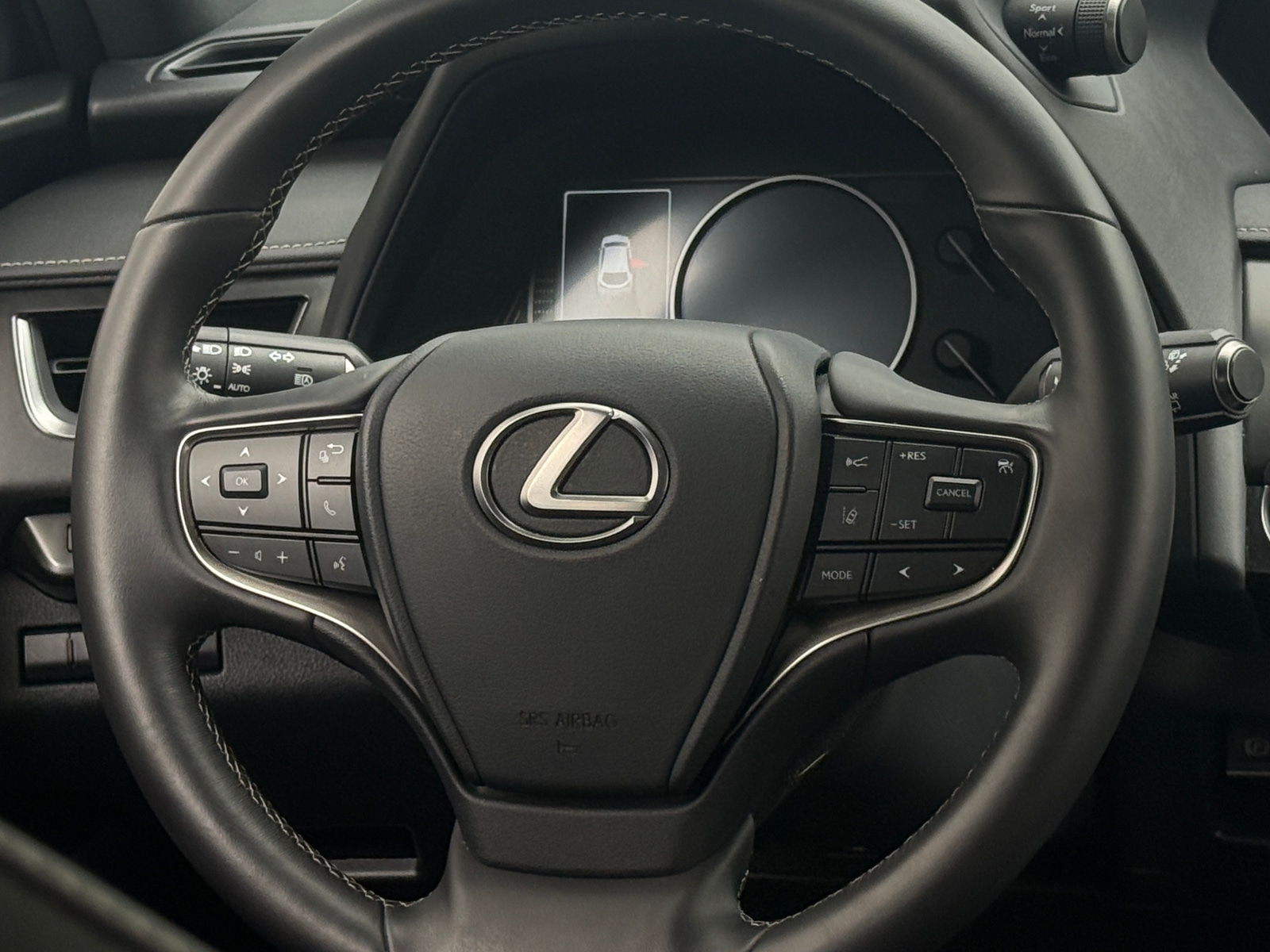 Thumbnail: 2022 Lexus UX - 4