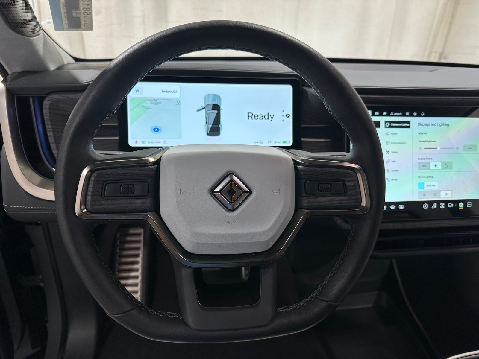 Thumbnail: 2023 Rivian R1S - 4