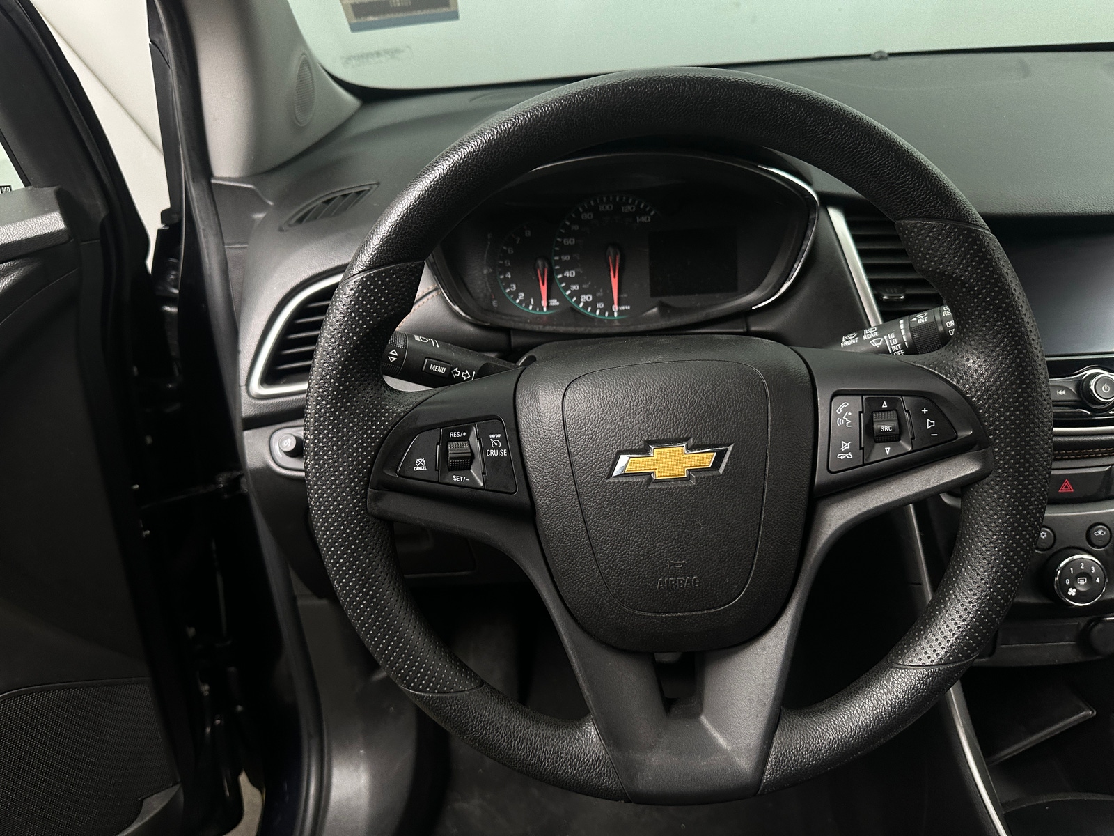 Thumbnail: 2022 Chevrolet Trax - 5