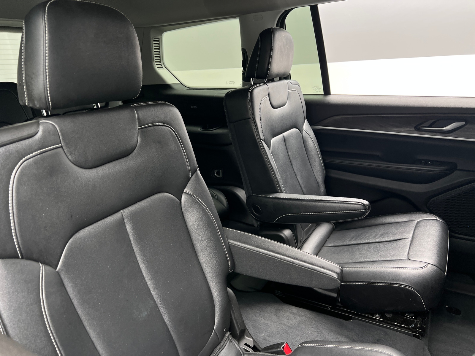 Thumbnail: 2023 Jeep Grand Cherokee L - 5