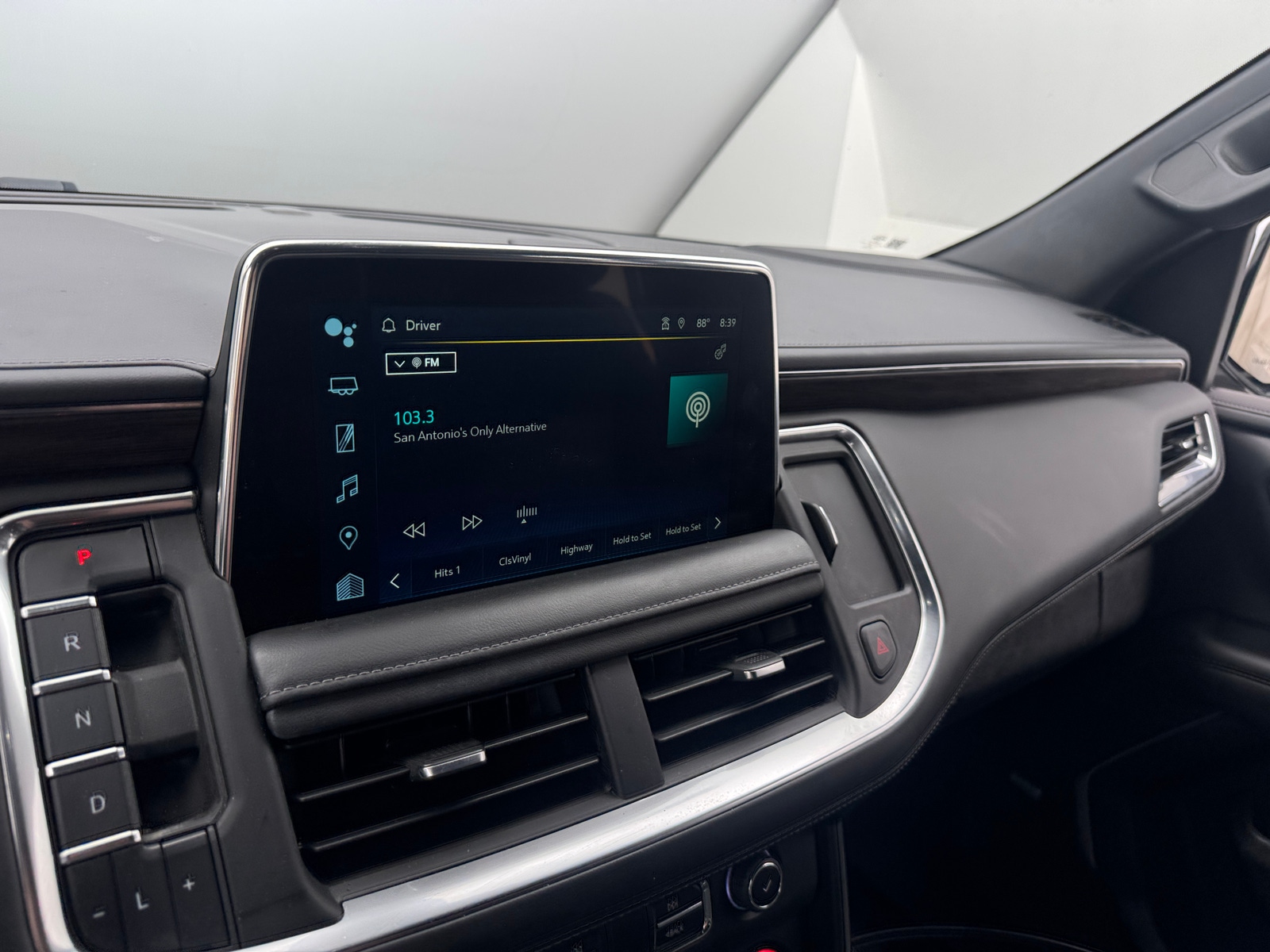 Thumbnail: 2022 Chevrolet Suburban - 3