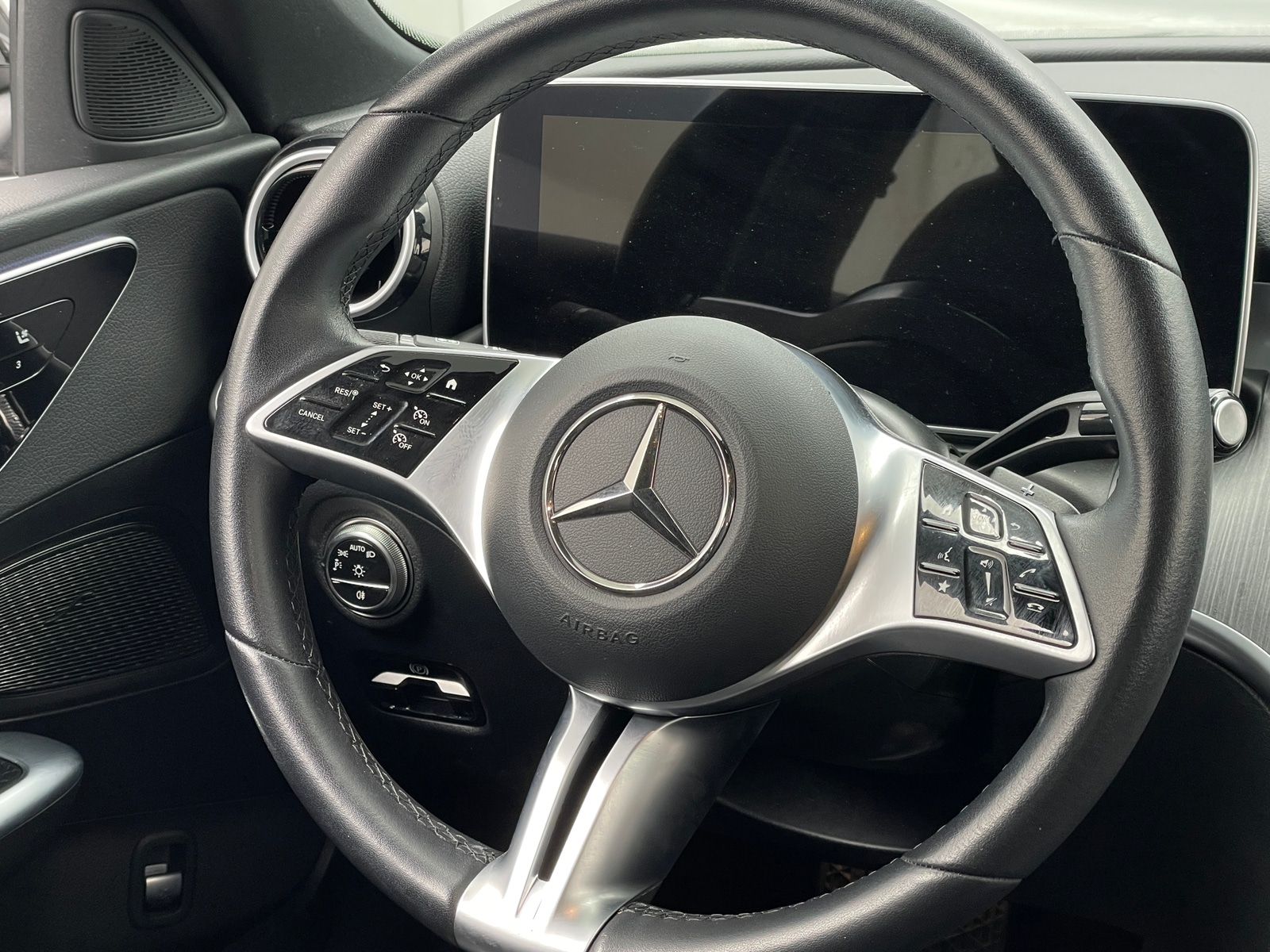 Thumbnail: 2025 Mercedes-Benz C-Class - 4