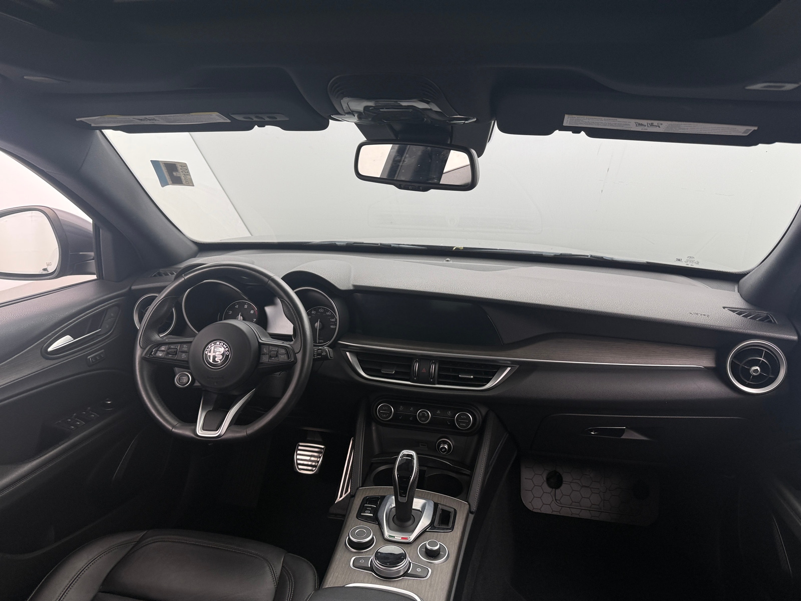 Thumbnail: 2023 Alfa Romeo Stelvio - 2