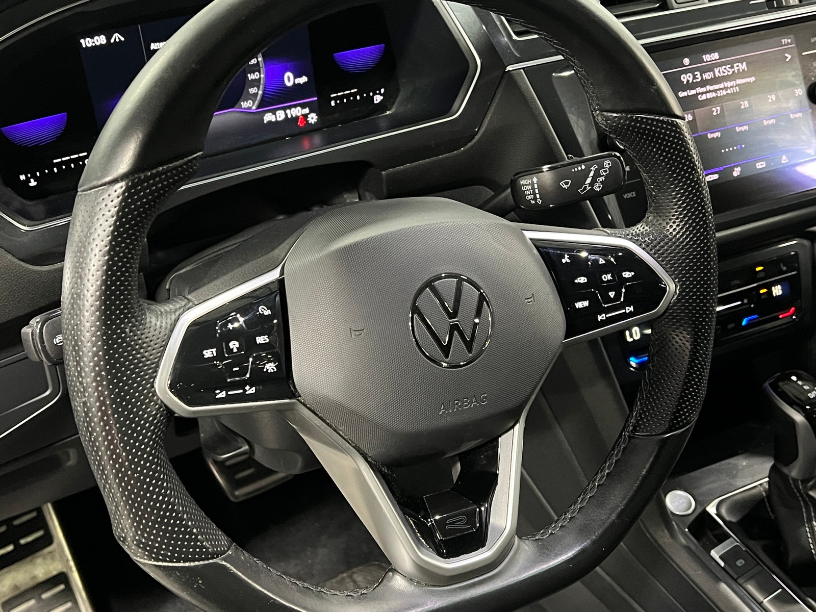 Thumbnail: 2022 Volkswagen Tiguan - 4