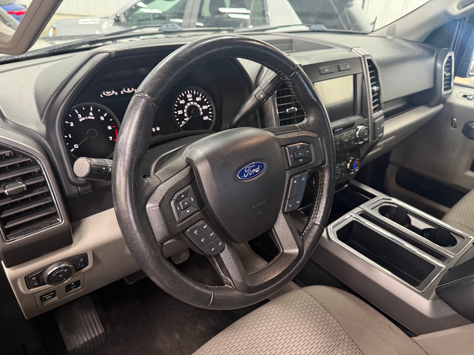 Thumbnail: 2020 Ford Econoline - 5