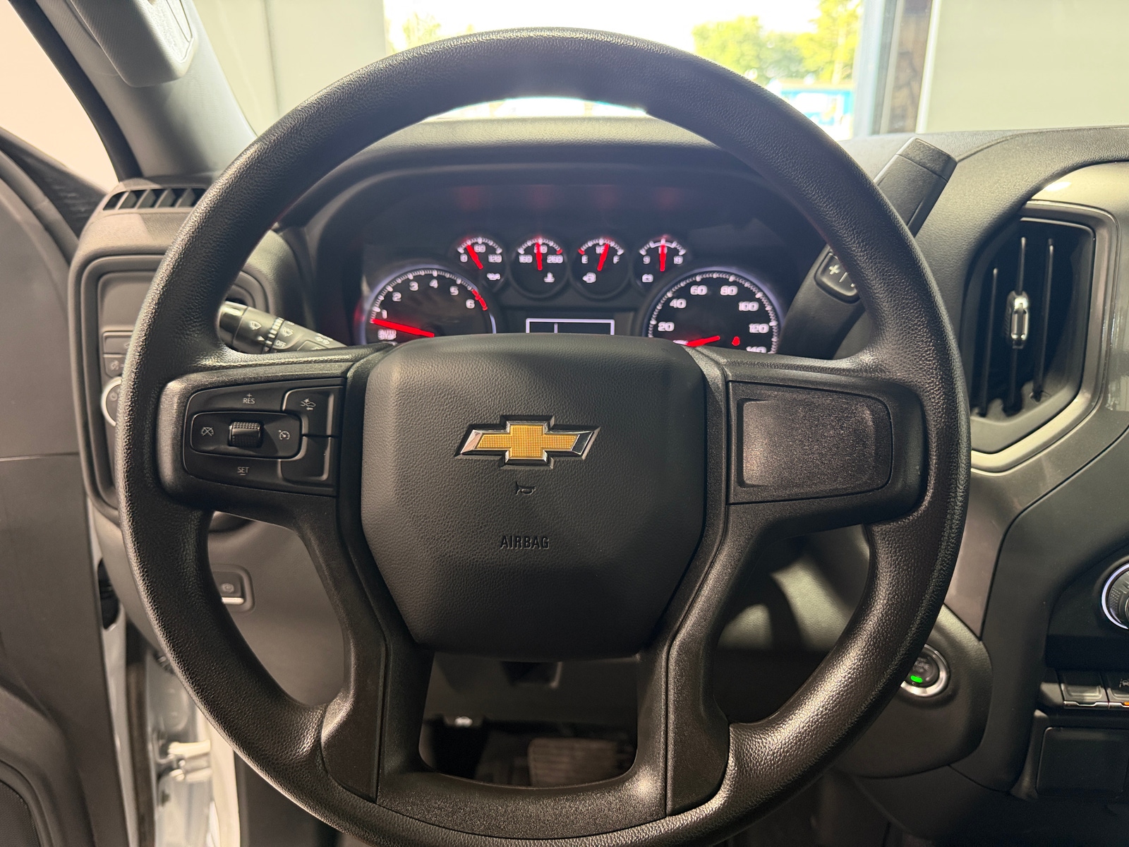 Thumbnail: 2025 Chevrolet Silverado 1500 - 5