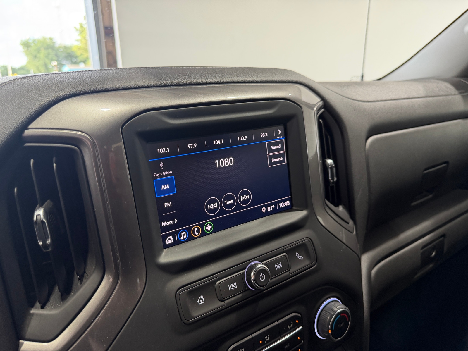 Thumbnail: 2025 Chevrolet Silverado 1500 - 4