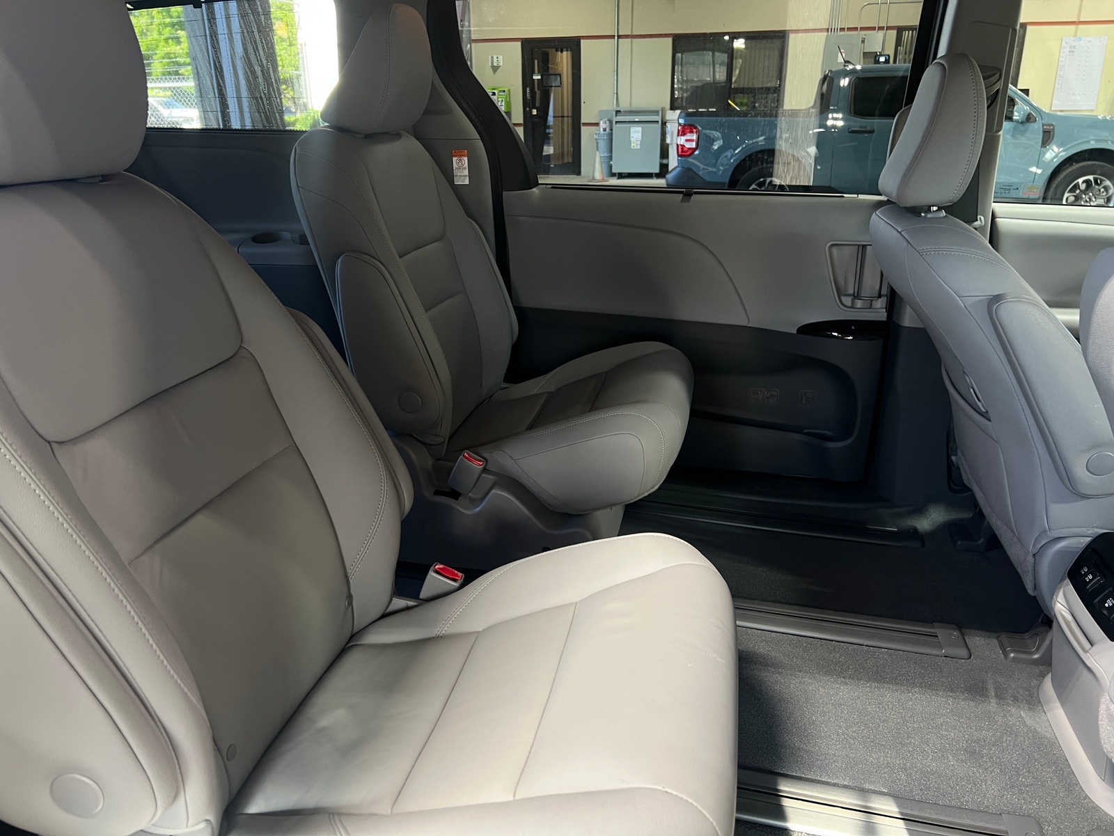 Thumbnail: 2020 Toyota Sienna - 5