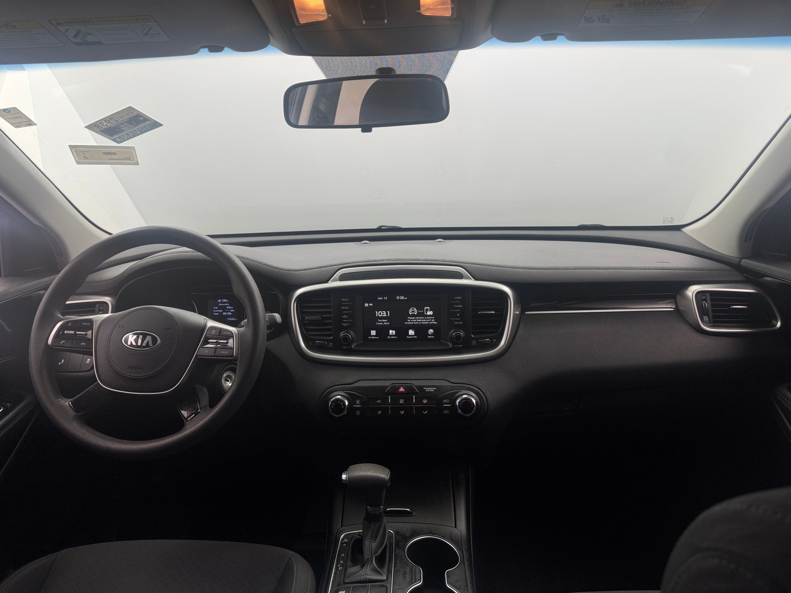 Thumbnail: 2019 Kia Sorento - 3