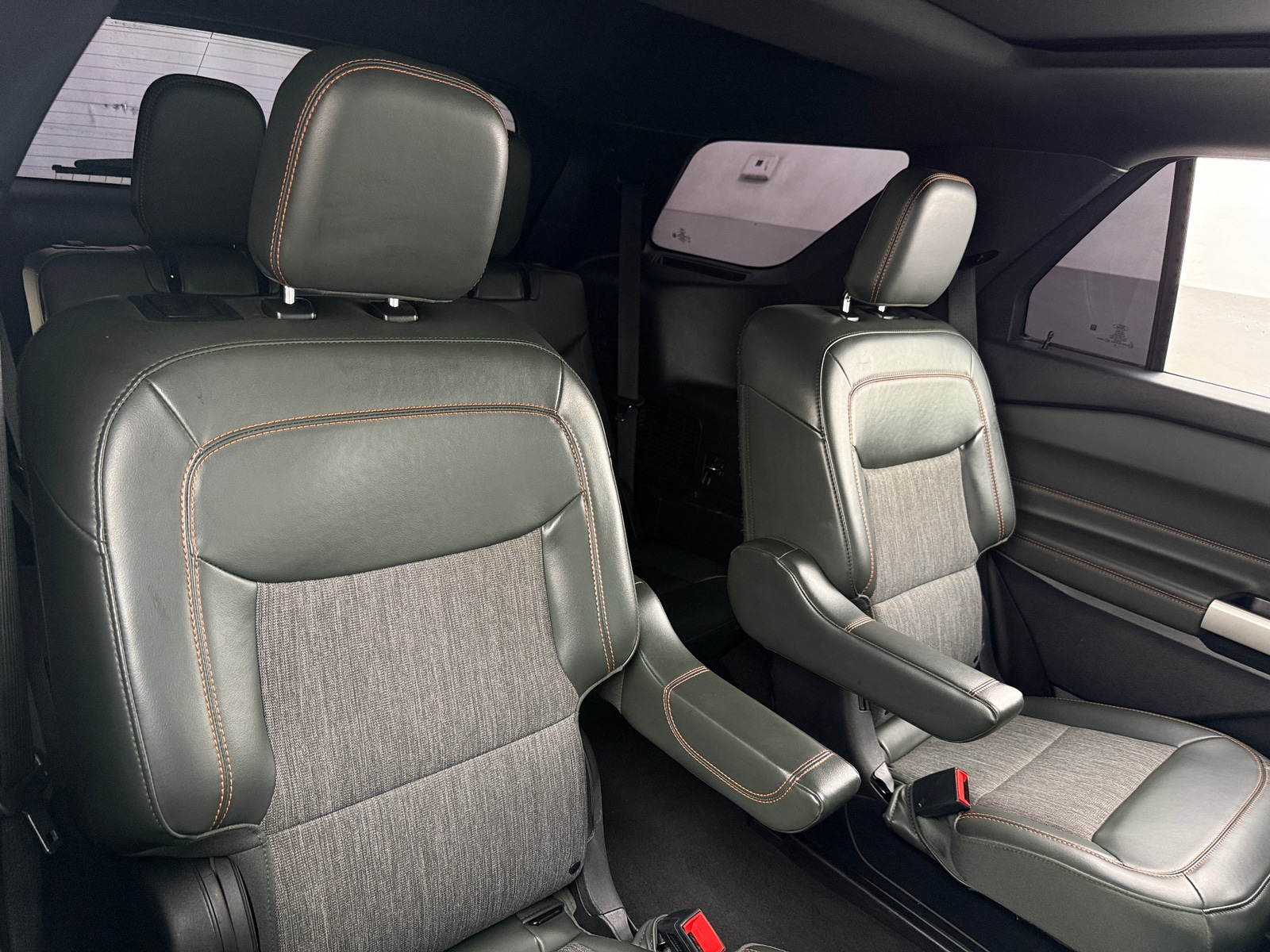 Thumbnail: 2022 Ford Explorer - 6