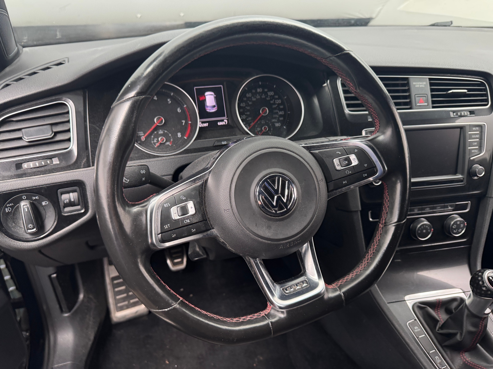 Thumbnail: 2016 Volkswagen Golf - 5