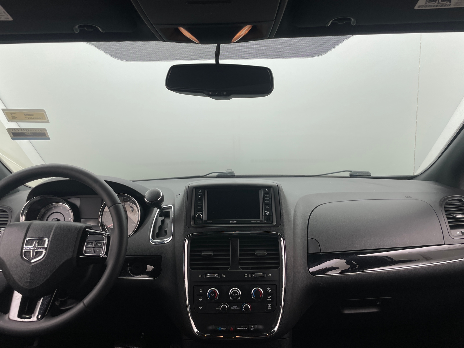 Thumbnail: 2018 Dodge Grand Caravan - 3