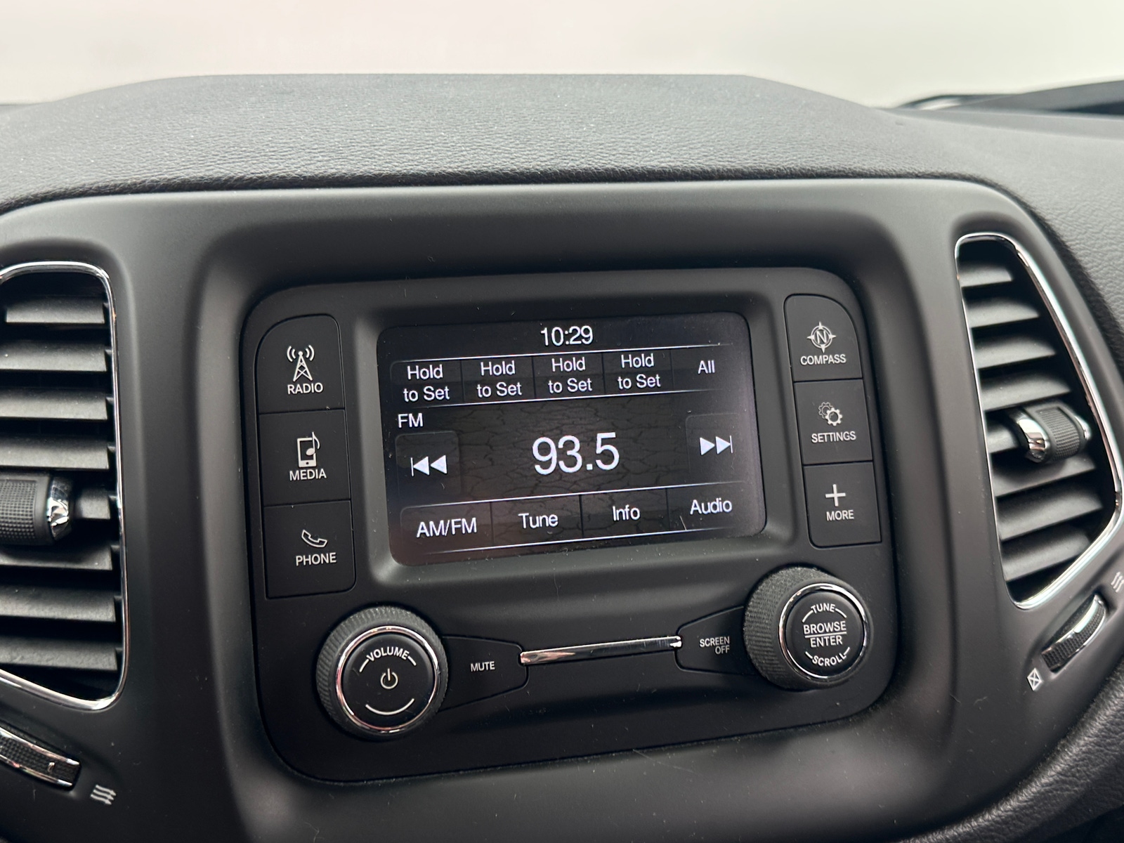 Thumbnail: 2017 Jeep Compass - 4