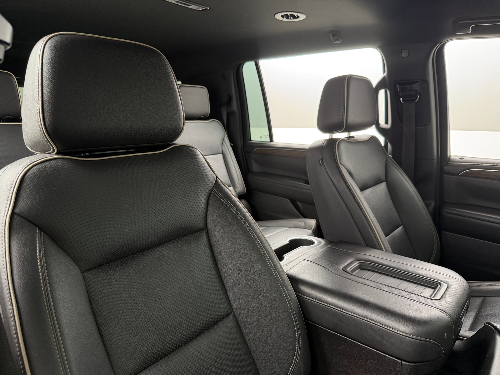 Thumbnail: 2022 Chevrolet Suburban - 2