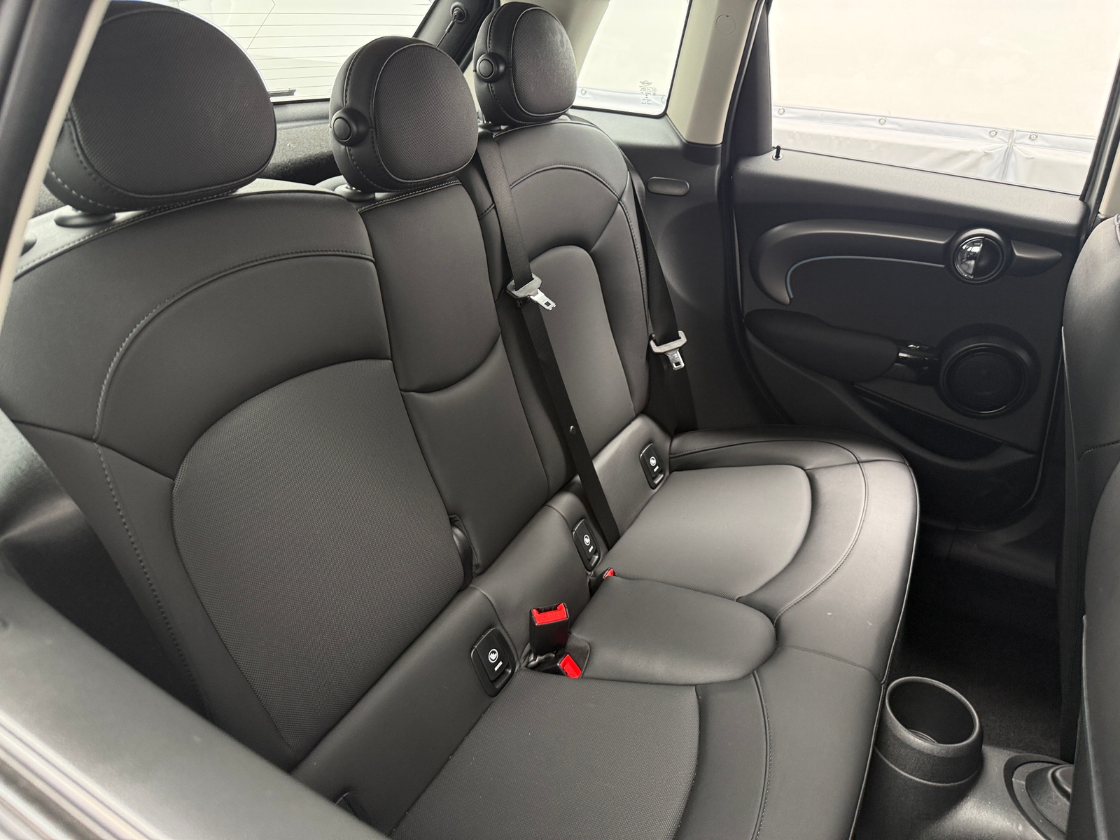 Thumbnail: 2023 MINI Cooper Hardtop - 6
